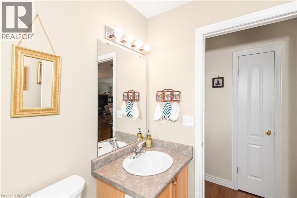 












80 VINIFERA Drive

,
Grimsby,




Ontario
L3M5S6


