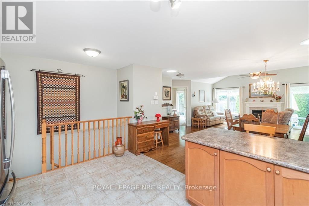 












80 VINIFERA DRIVE

,
Grimsby (Grimsby East),




Ontario
L3M5S6

