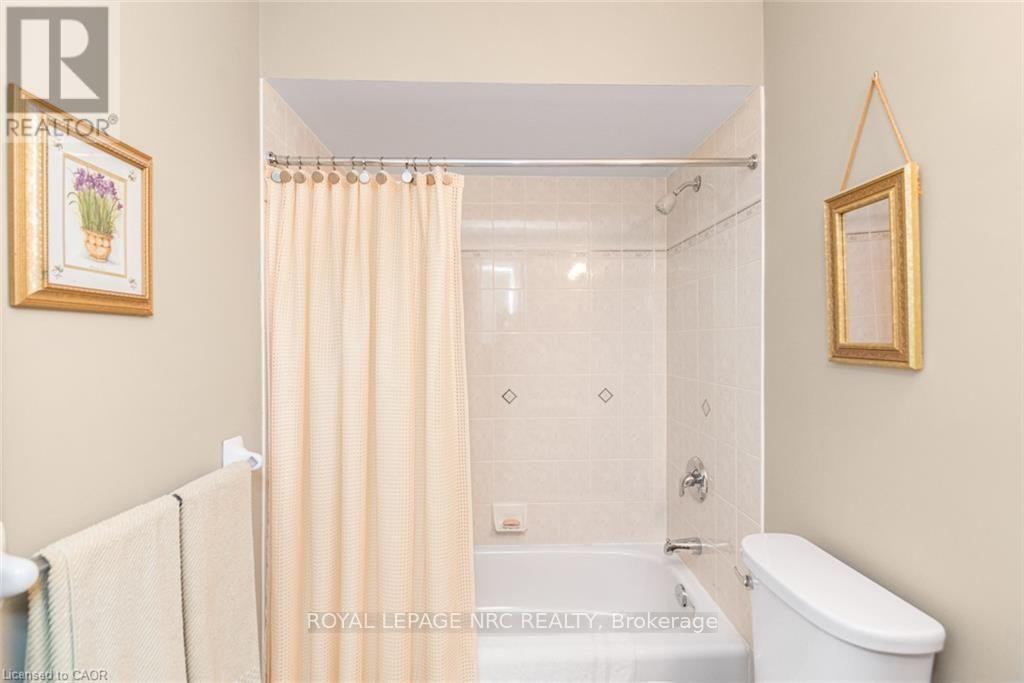












80 VINIFERA DRIVE

,
Grimsby (Grimsby East),




Ontario
L3M5S6

