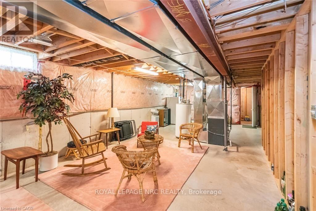 












80 VINIFERA DRIVE

,
Grimsby (Grimsby East),




Ontario
L3M5S6

