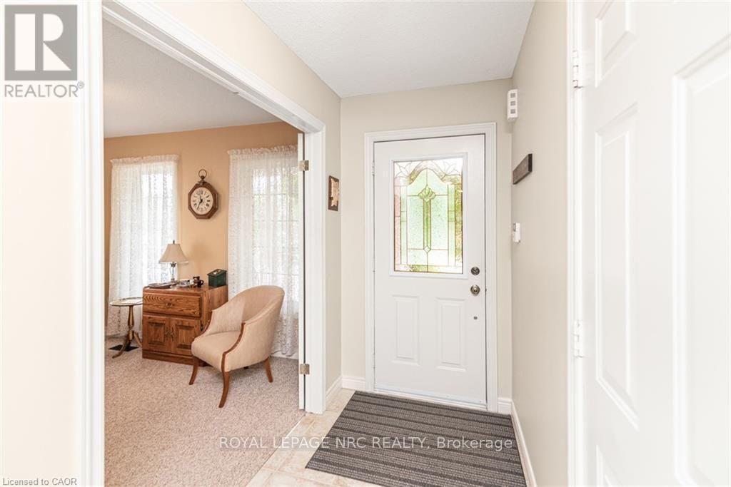 












80 VINIFERA DRIVE

,
Grimsby (Grimsby East),




Ontario
L3M5S6

