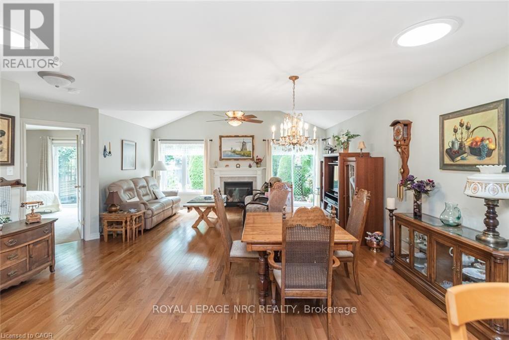 












80 VINIFERA DRIVE

,
Grimsby (Grimsby East),




Ontario
L3M5S6


