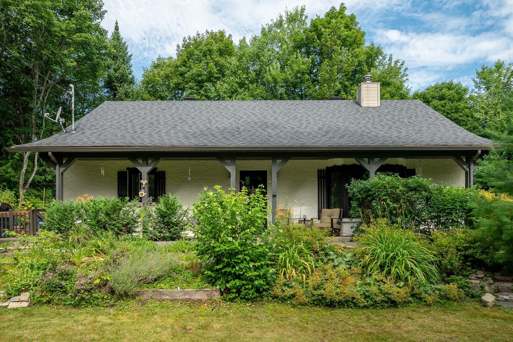 









333


Ch. des Pins

,
Piedmont,




QC
J0R1K0

