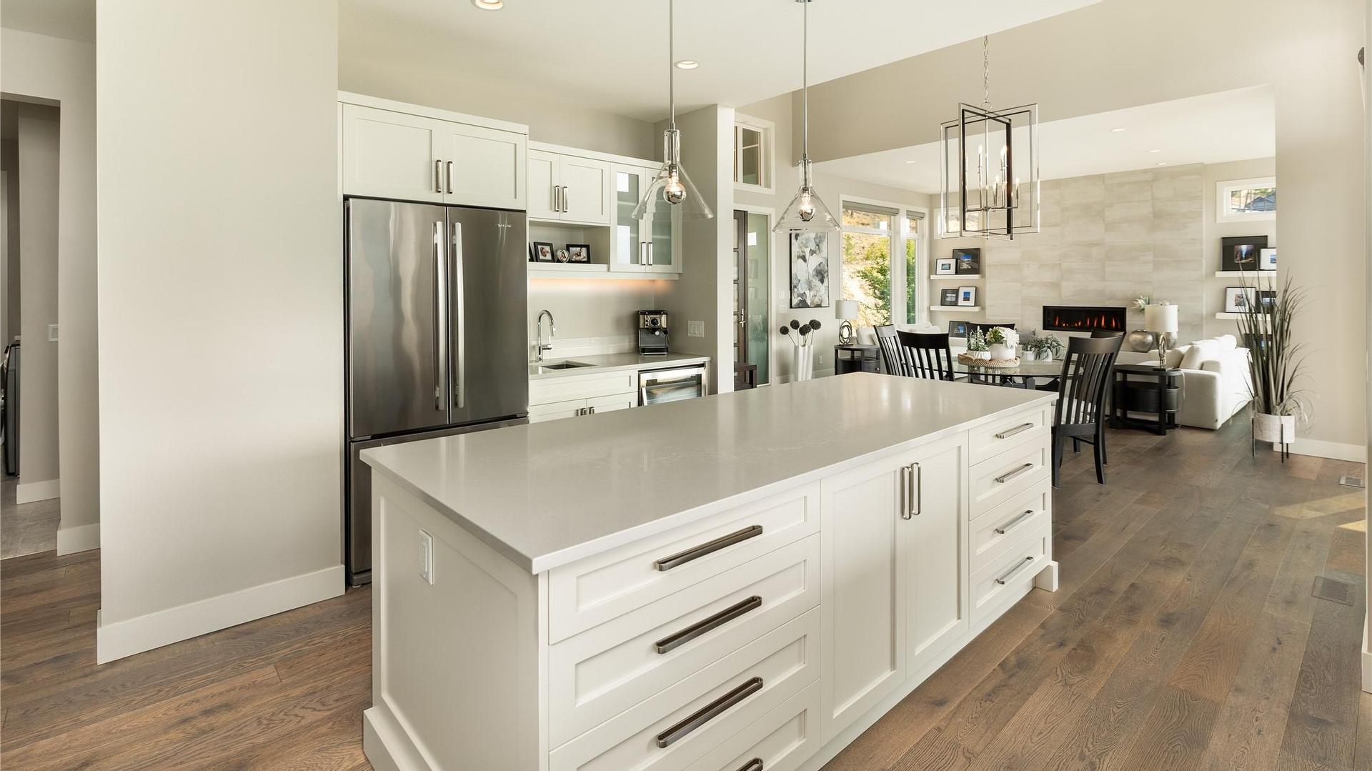 









3320


Acacia

Lane,
Kelowna,




BC
V1V 3G1

