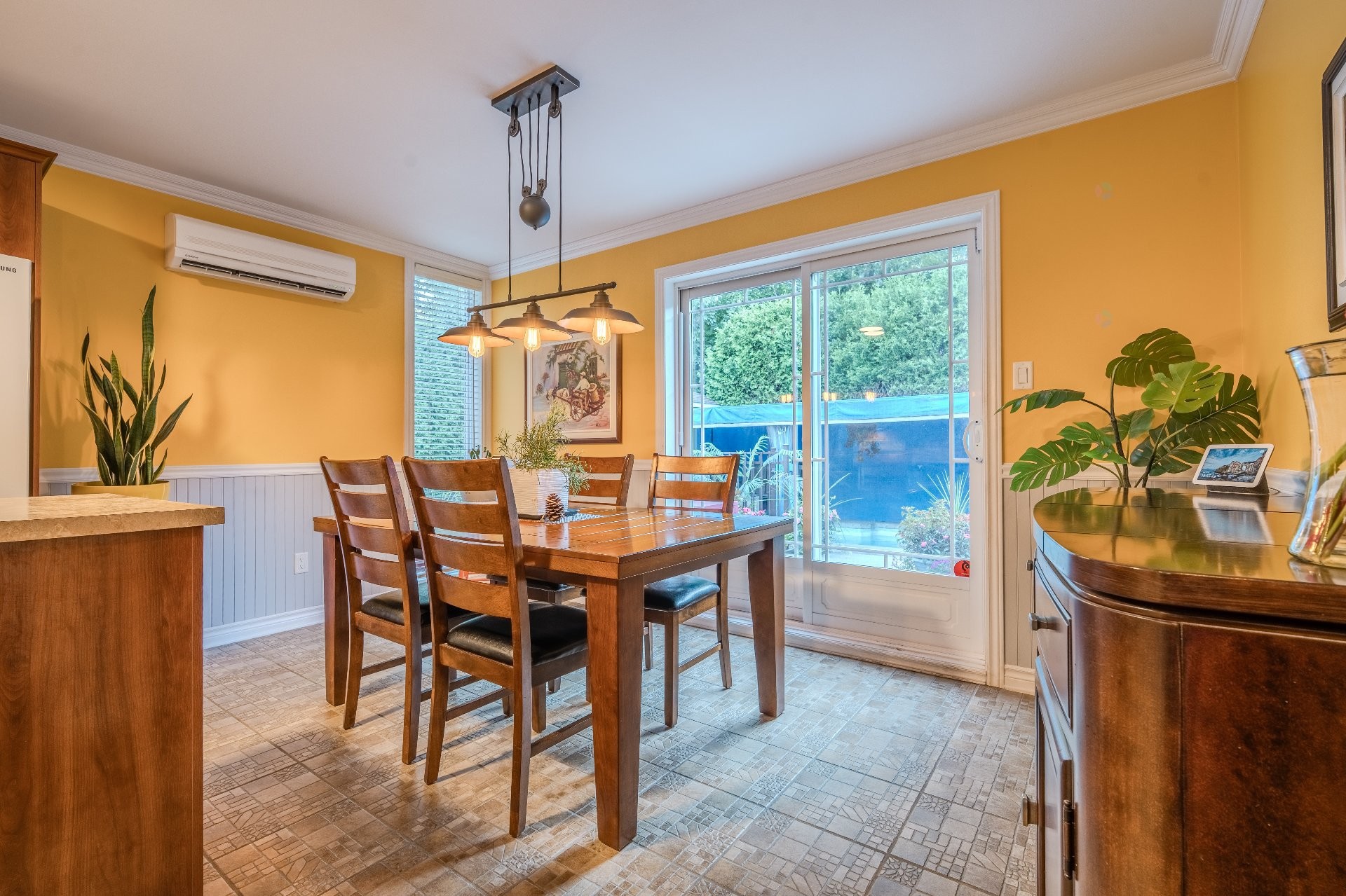 









1161


Rue Lise

,
Lavaltrie,




QC
J5T0E3

