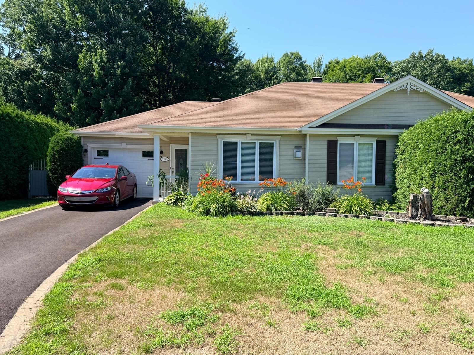 









1161


Rue Lise

,
Lavaltrie,




QC
J5T0E3

