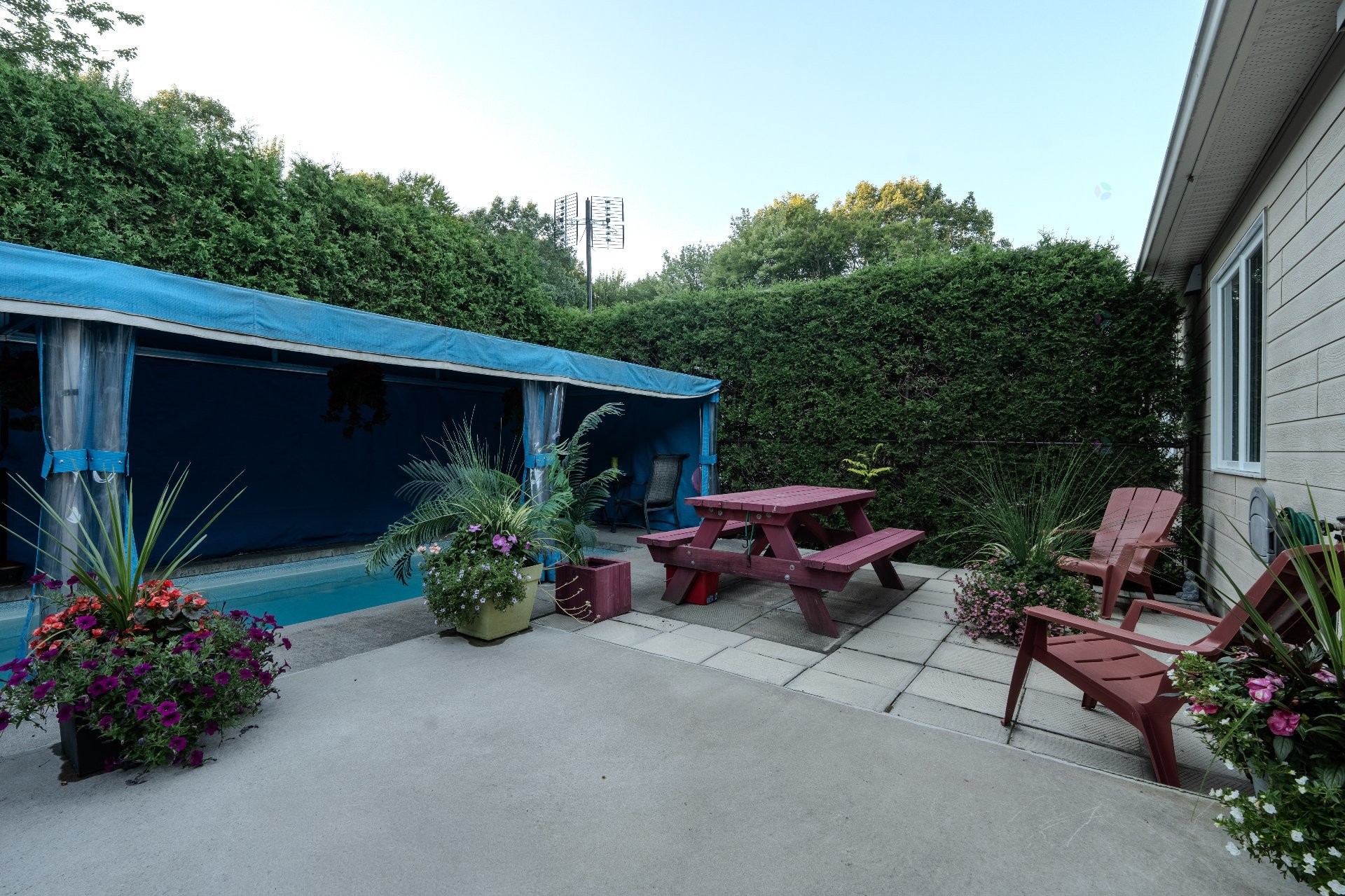 









1161


Rue Lise

,
Lavaltrie,




QC
J5T0E3


