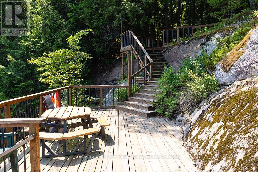 












LOT #15 - 101 GRYFFIN BLUFFS LANE

,
Huntsville (Brunel),







Ontario
P0B1M0

