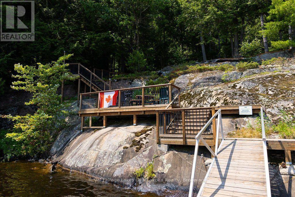 












LOT #15 - 101 GRYFFIN BLUFFS LANE

,
Huntsville (Brunel),







Ontario
P0B1M0

