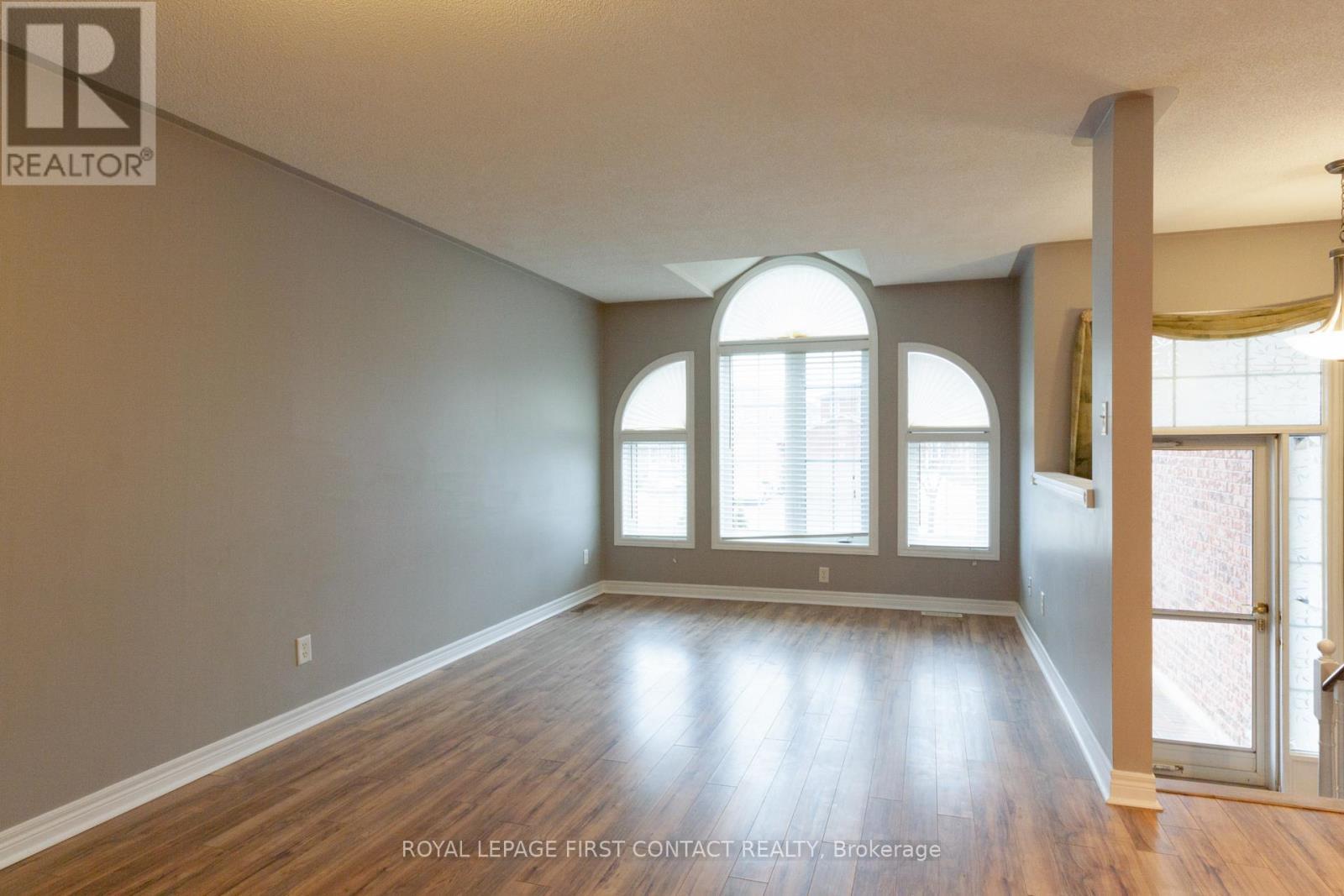 












UPPER - 238 WESSENGER DRIVE

,
Barrie,




Ontario
L4N8R4

