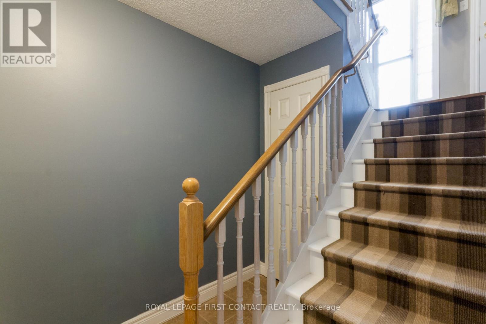 












UPPER - 238 WESSENGER DRIVE

,
Barrie,




Ontario
L4N8R4

