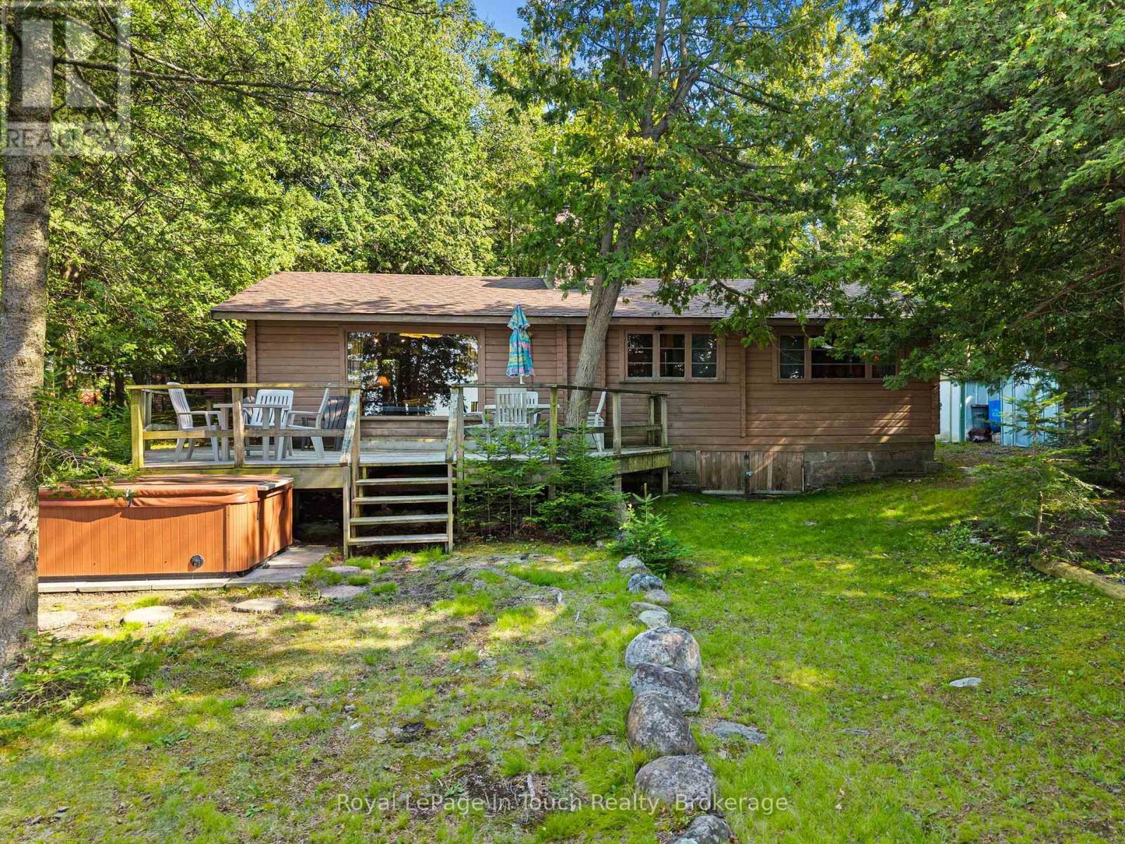 












25 CHIPPEWA CRESCENT

,
Tiny,




Ontario
L9M0C4

