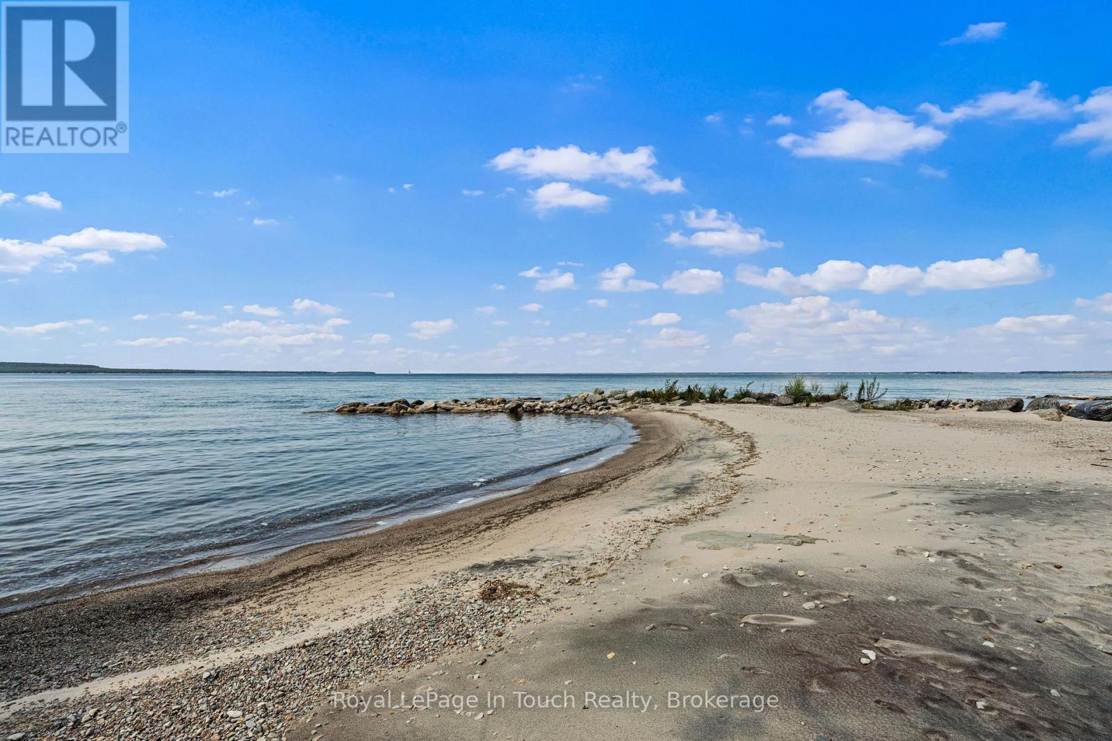 












25 CHIPPEWA CRESCENT

,
Tiny,




Ontario
L9M0C4

