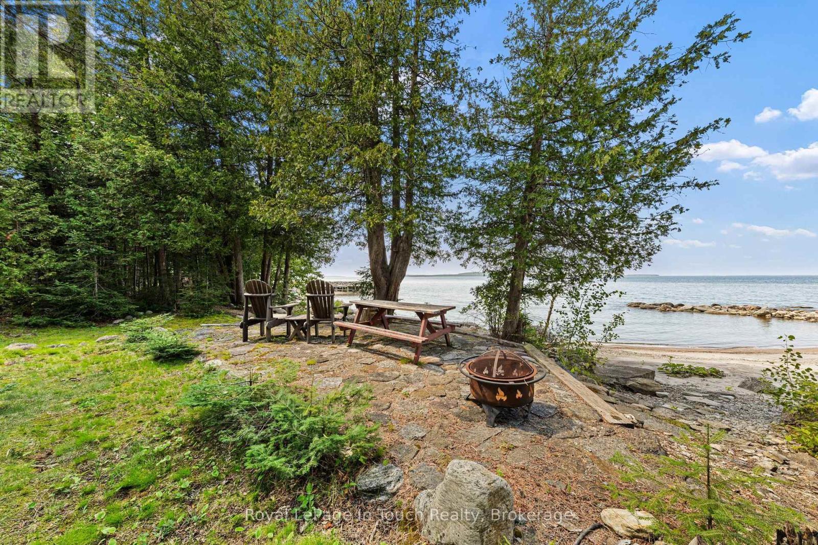 












25 CHIPPEWA CRESCENT

,
Tiny,




Ontario
L9M0C4

