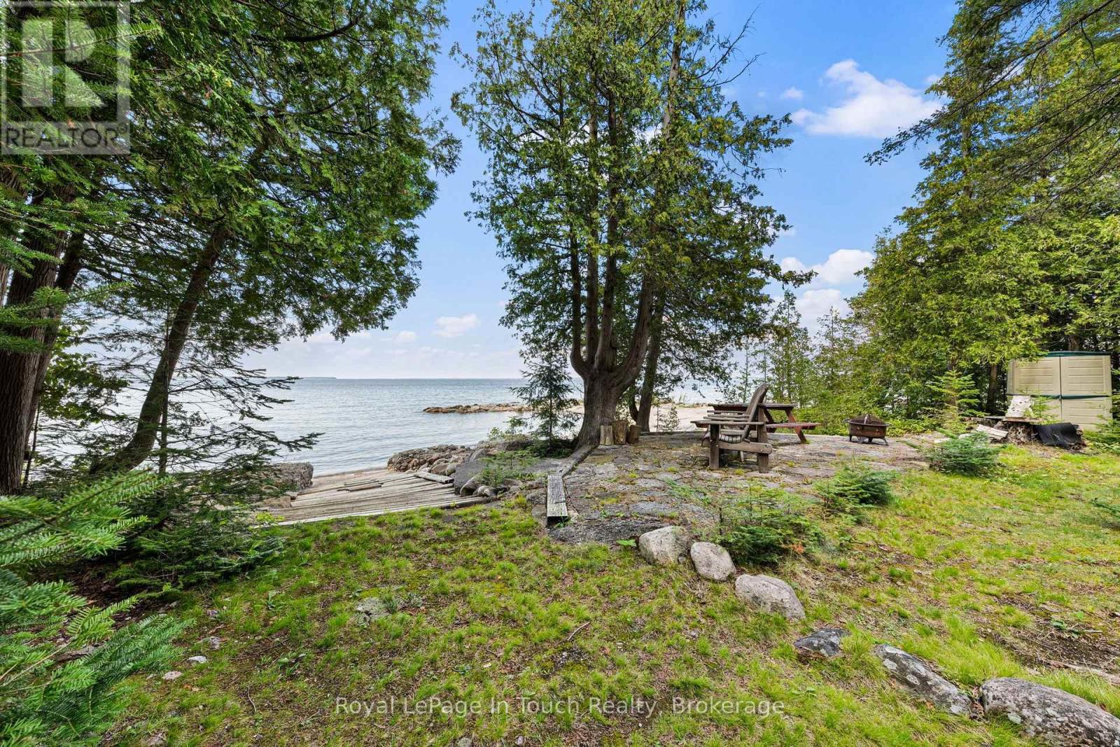 












25 CHIPPEWA CRESCENT

,
Tiny,




Ontario
L9M0C4

