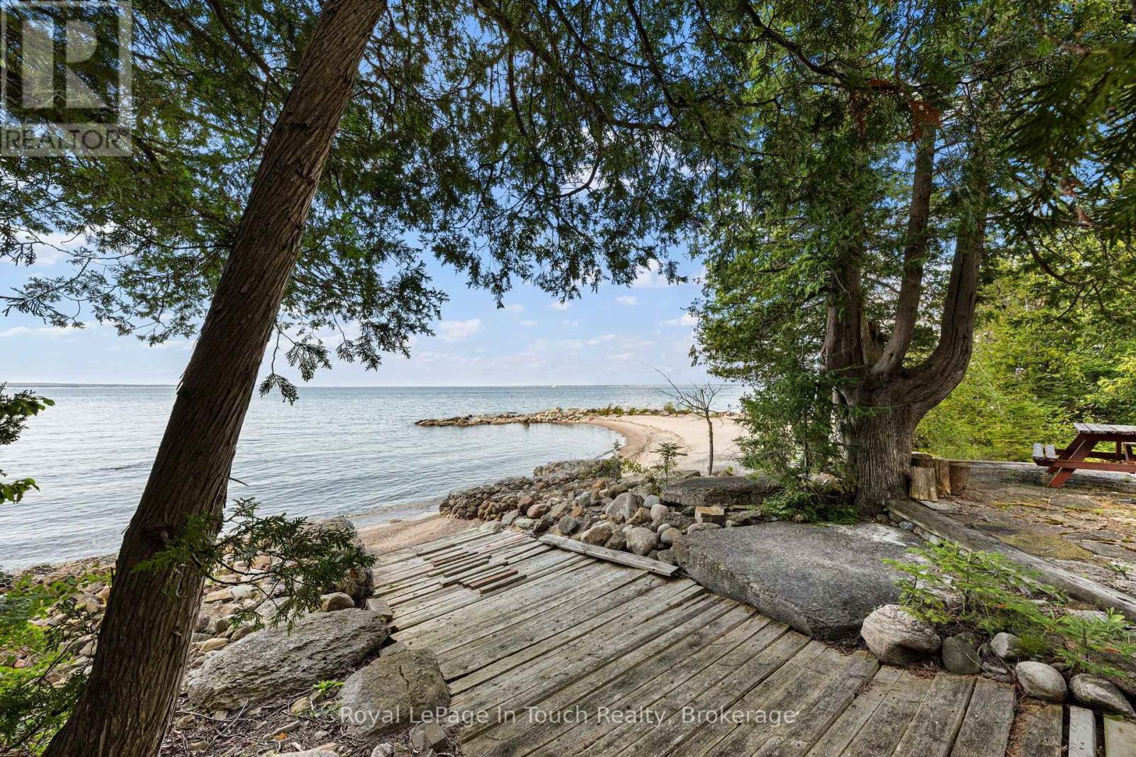 












25 CHIPPEWA CRESCENT

,
Tiny,




Ontario
L9M0C4

