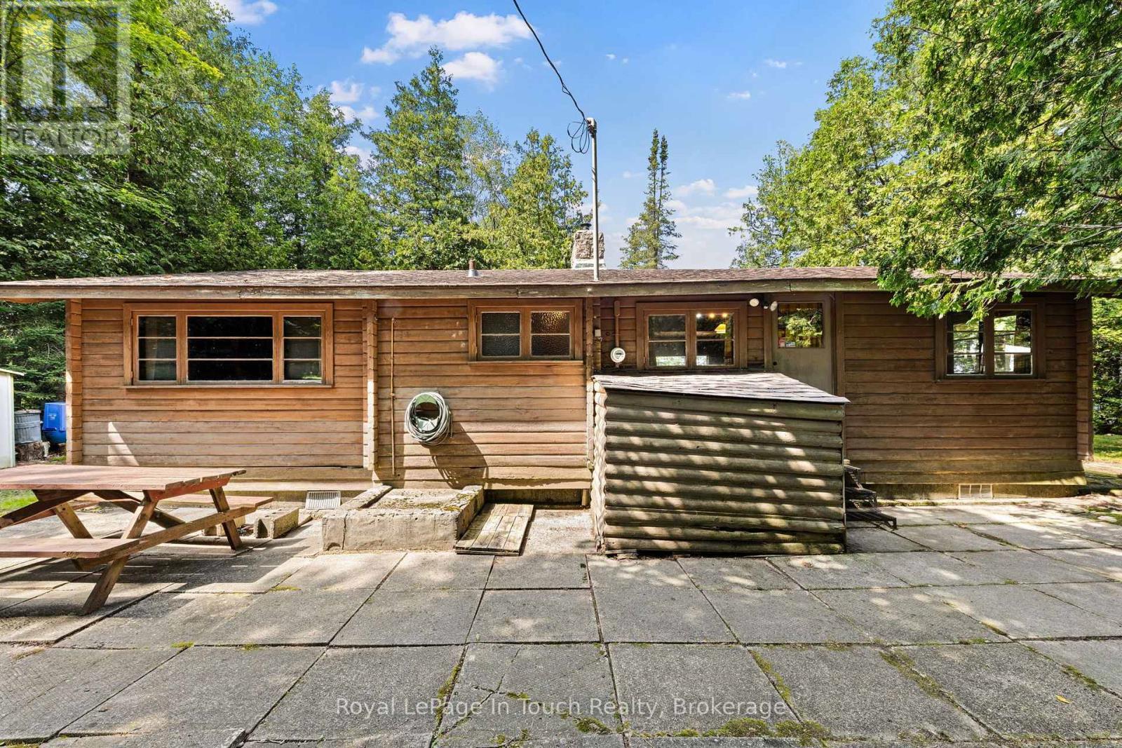 












25 CHIPPEWA CRESCENT

,
Tiny,




Ontario
L9M0C4

