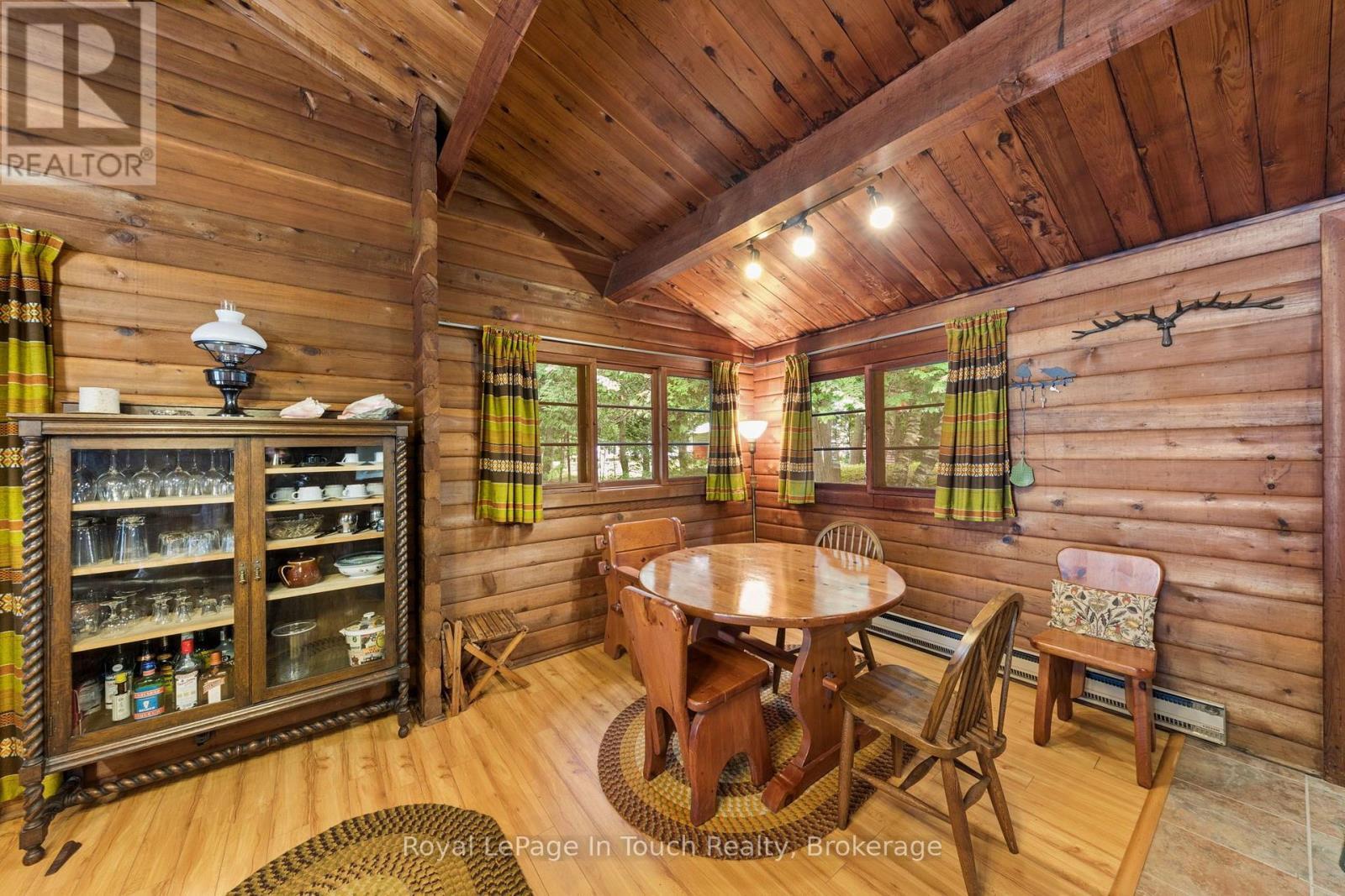 












25 CHIPPEWA CRESCENT

,
Tiny,




Ontario
L9M0C4

