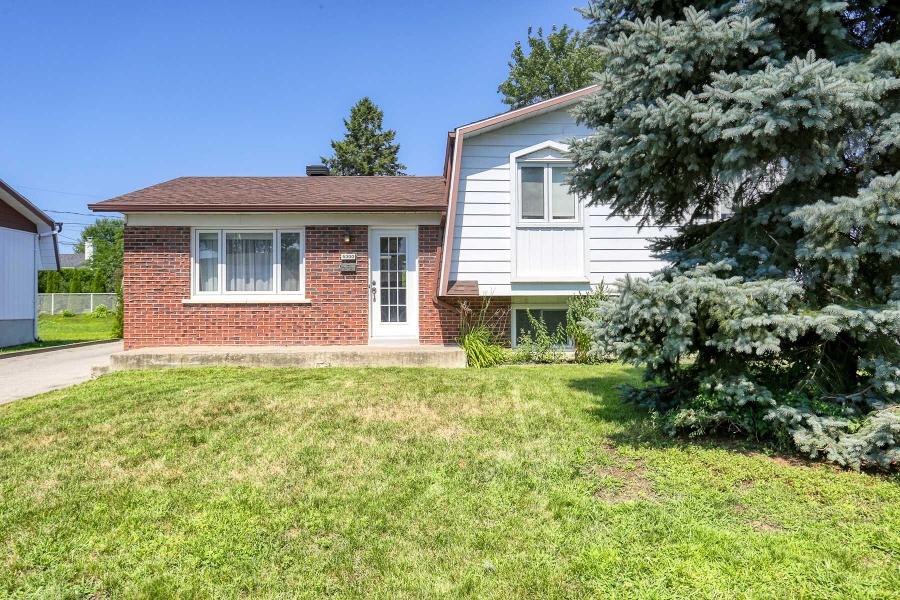 









5300


Rue de Champagne

,
Trois-Rivières,




QC
G8Y3R9


