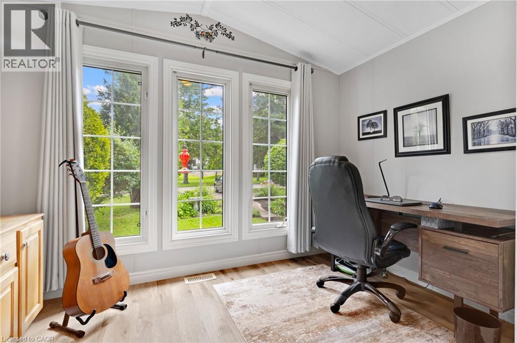 












5 WILLOWDALE Road

,
Cambridge,




Ontario
N1R8B2

