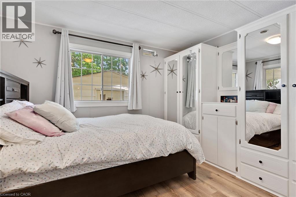 












5 WILLOWDALE Road

,
Cambridge,




Ontario
N1R8B2

