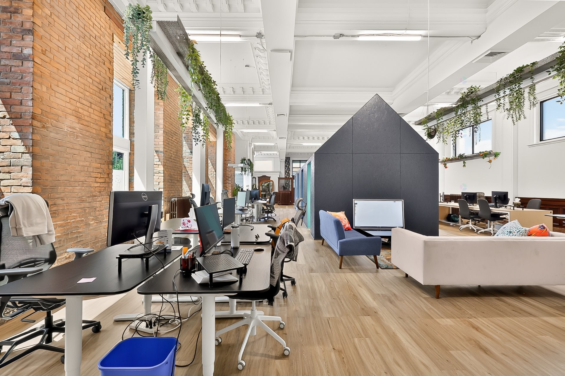 









4080


Rue St-Jacques

,
Montréal (Le Sud-Ouest),




QC
H4C1J2

