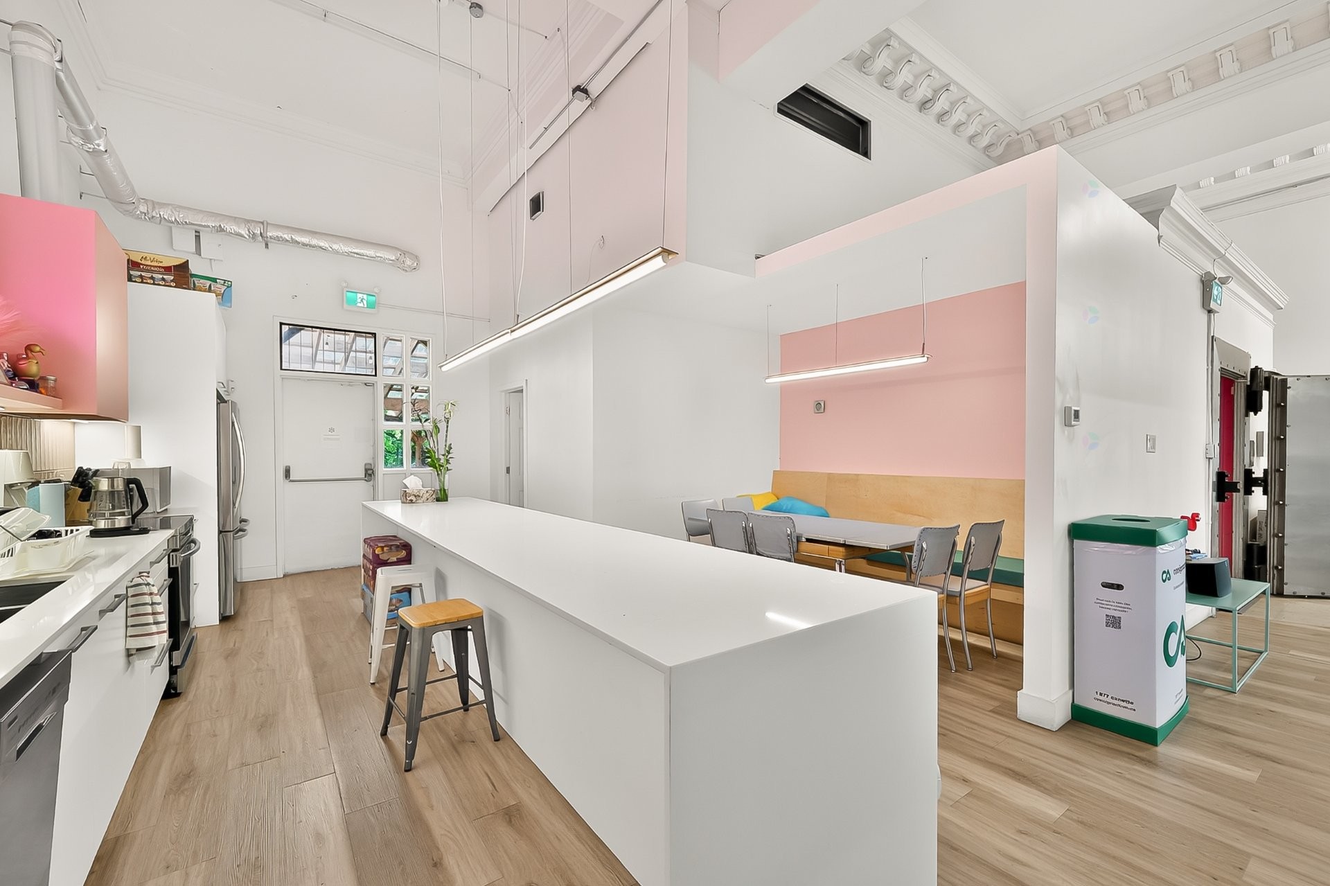 









4080


Rue St-Jacques

,
Montréal (Le Sud-Ouest),




QC
H4C1J2

