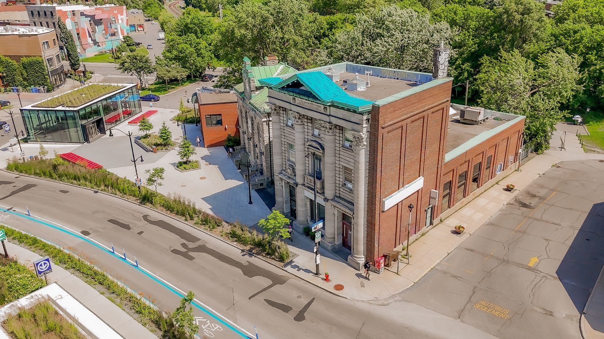 









4080


Rue St-Jacques

,
Montréal (Le Sud-Ouest),




QC
H4C1J2

