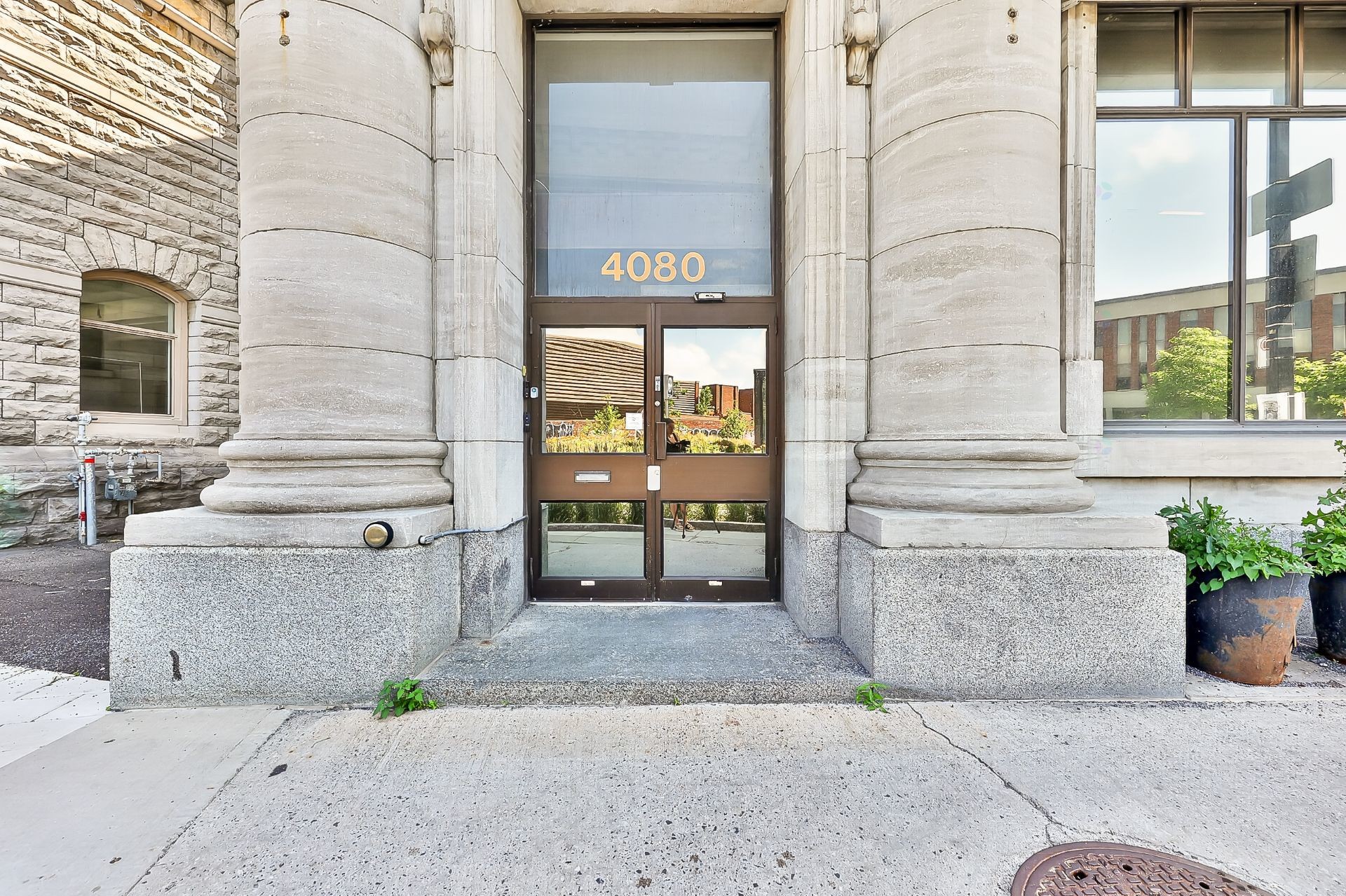 









4080


Rue St-Jacques

,
Montréal (Le Sud-Ouest),




QC
H4C1J2


