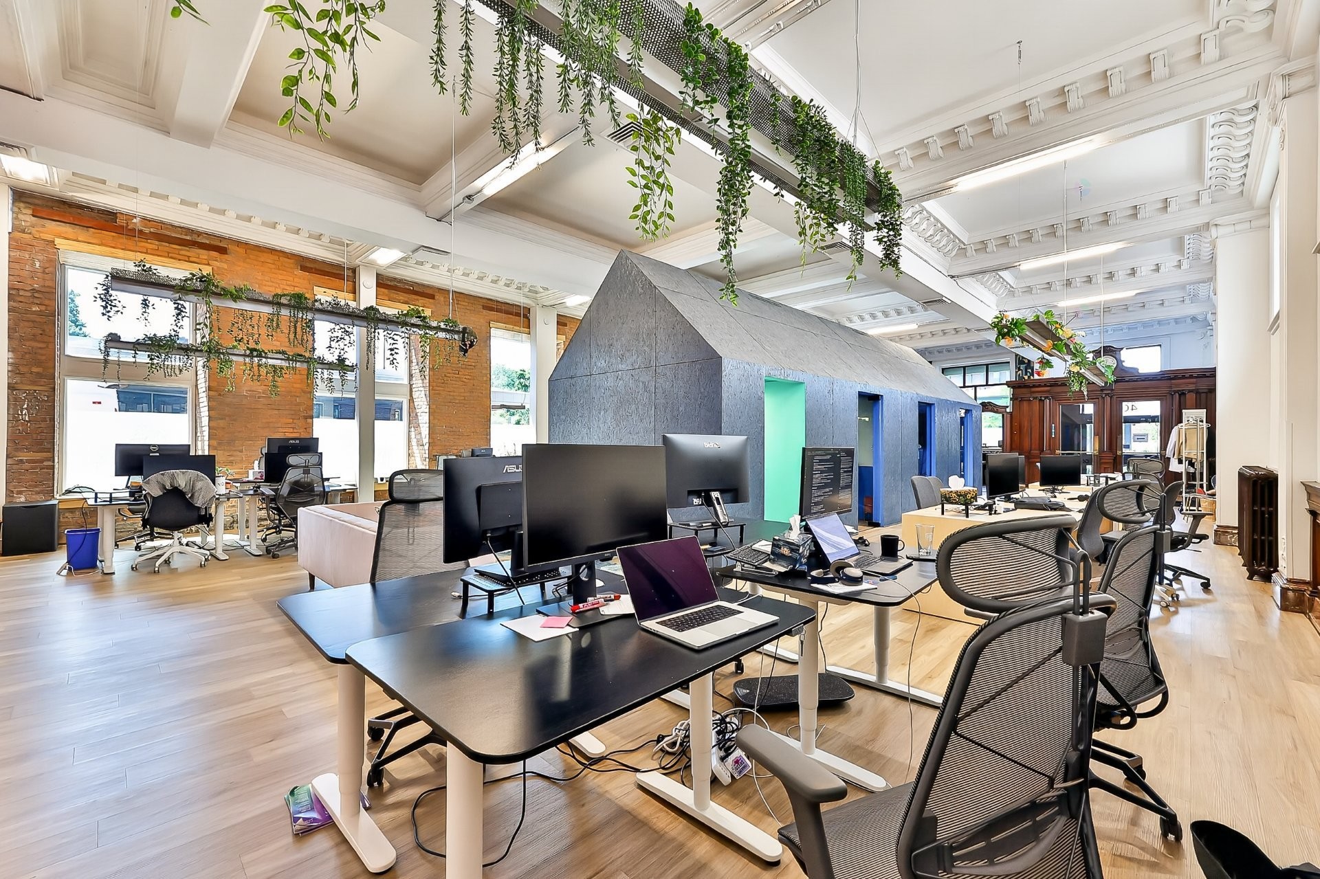 









4082


Rue St-Jacques

,
Montréal (Le Sud-Ouest),




QC
H4C1J2

