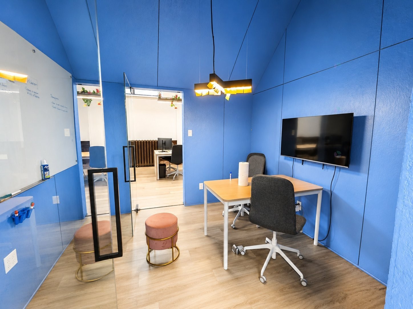 









4082


Rue St-Jacques

,
Montréal (Le Sud-Ouest),




QC
H4C1J2

