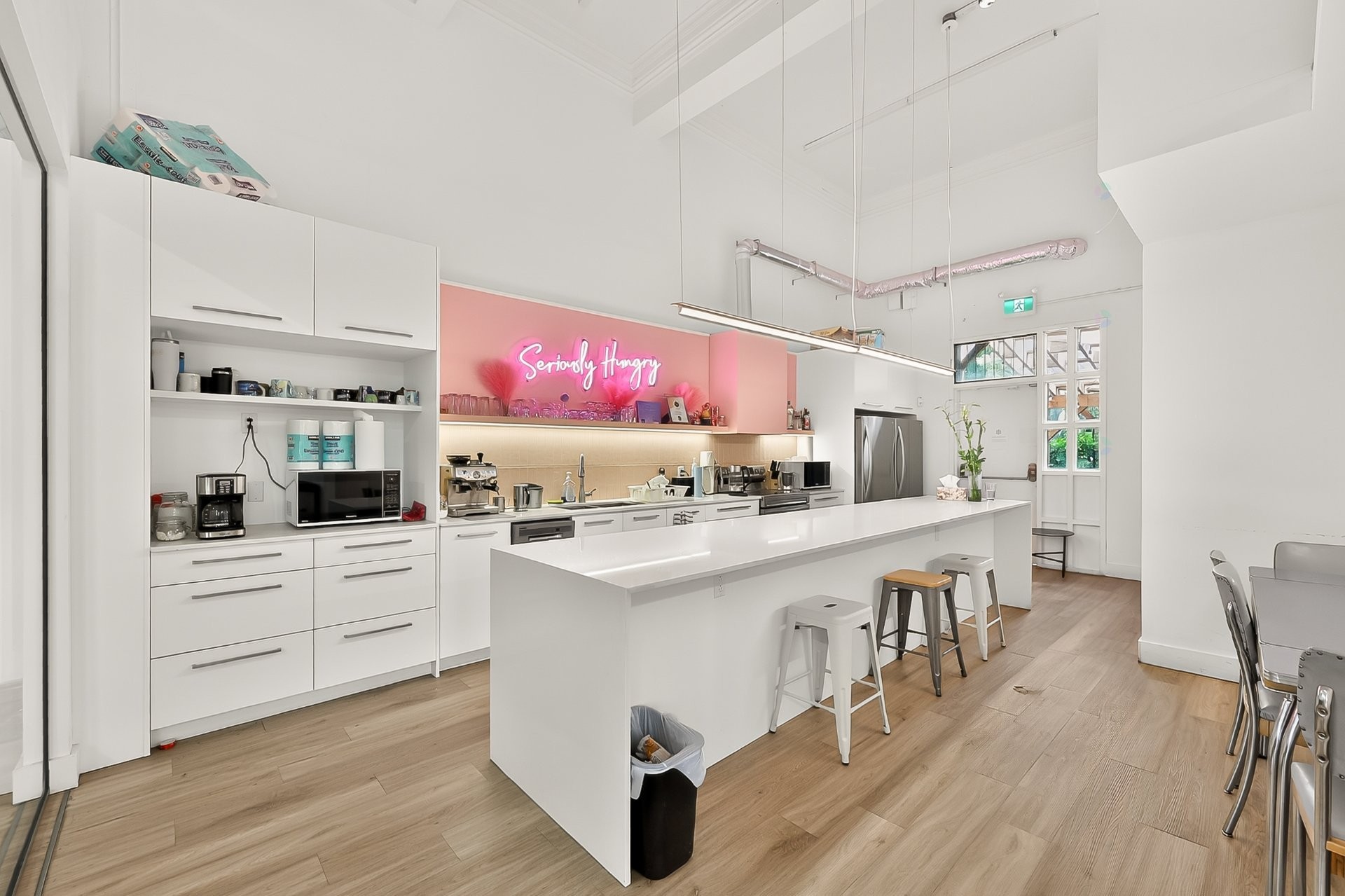 









4082


Rue St-Jacques

,
Montréal (Le Sud-Ouest),




QC
H4C1J2


