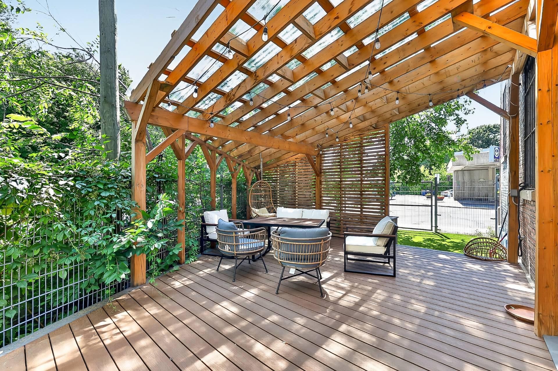 









4082


Rue St-Jacques

,
Montréal (Le Sud-Ouest),




QC
H4C1J2

