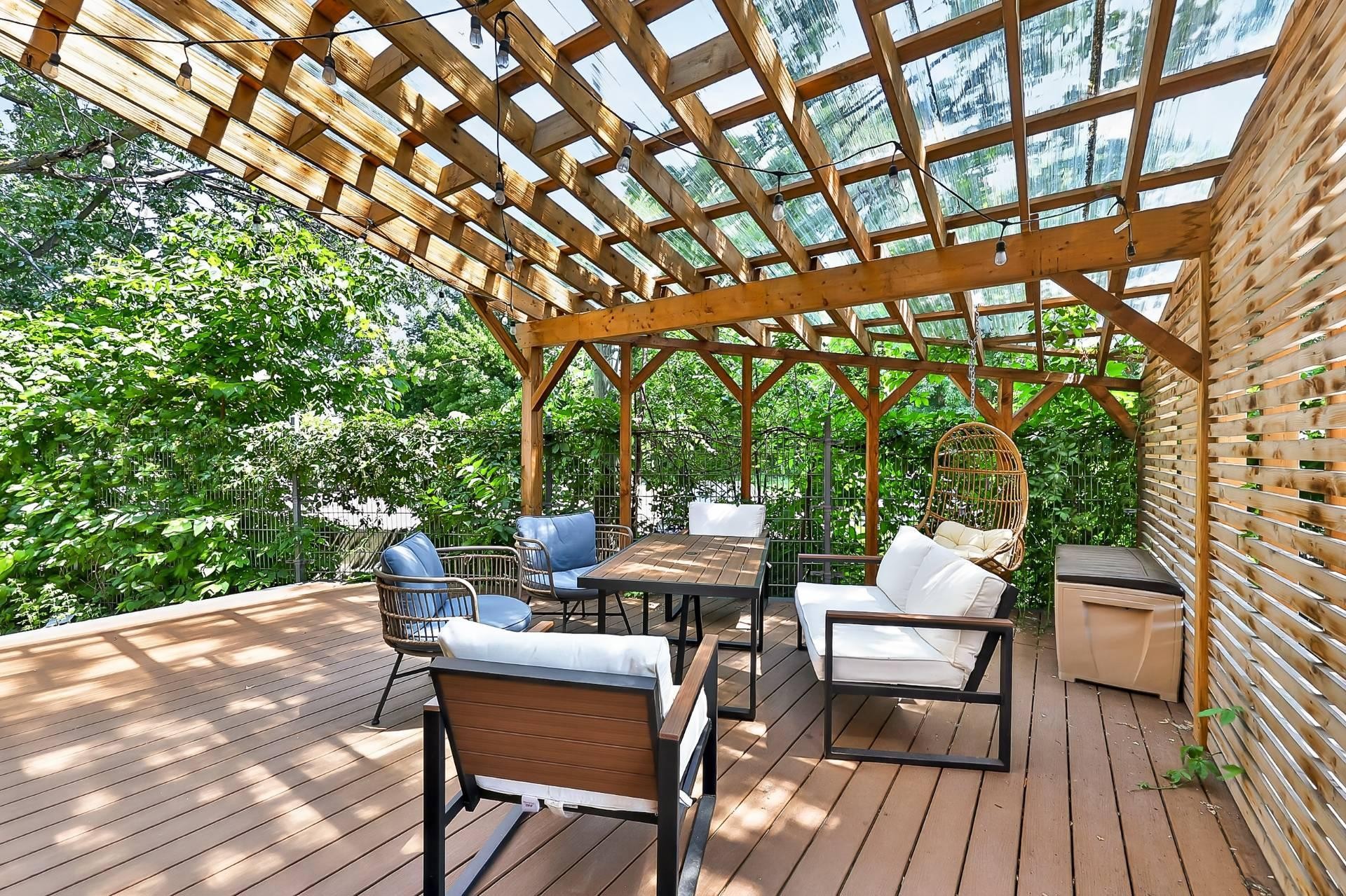 









4082


Rue St-Jacques

,
Montréal (Le Sud-Ouest),




QC
H4C1J2

