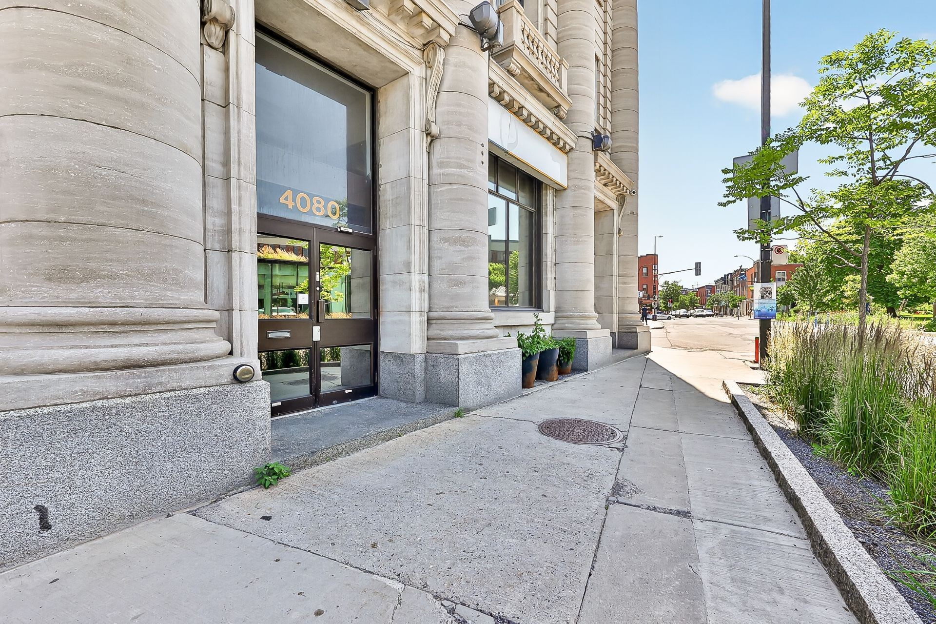 









4082


Rue St-Jacques

,
Montréal (Le Sud-Ouest),




QC
H4C1J2

