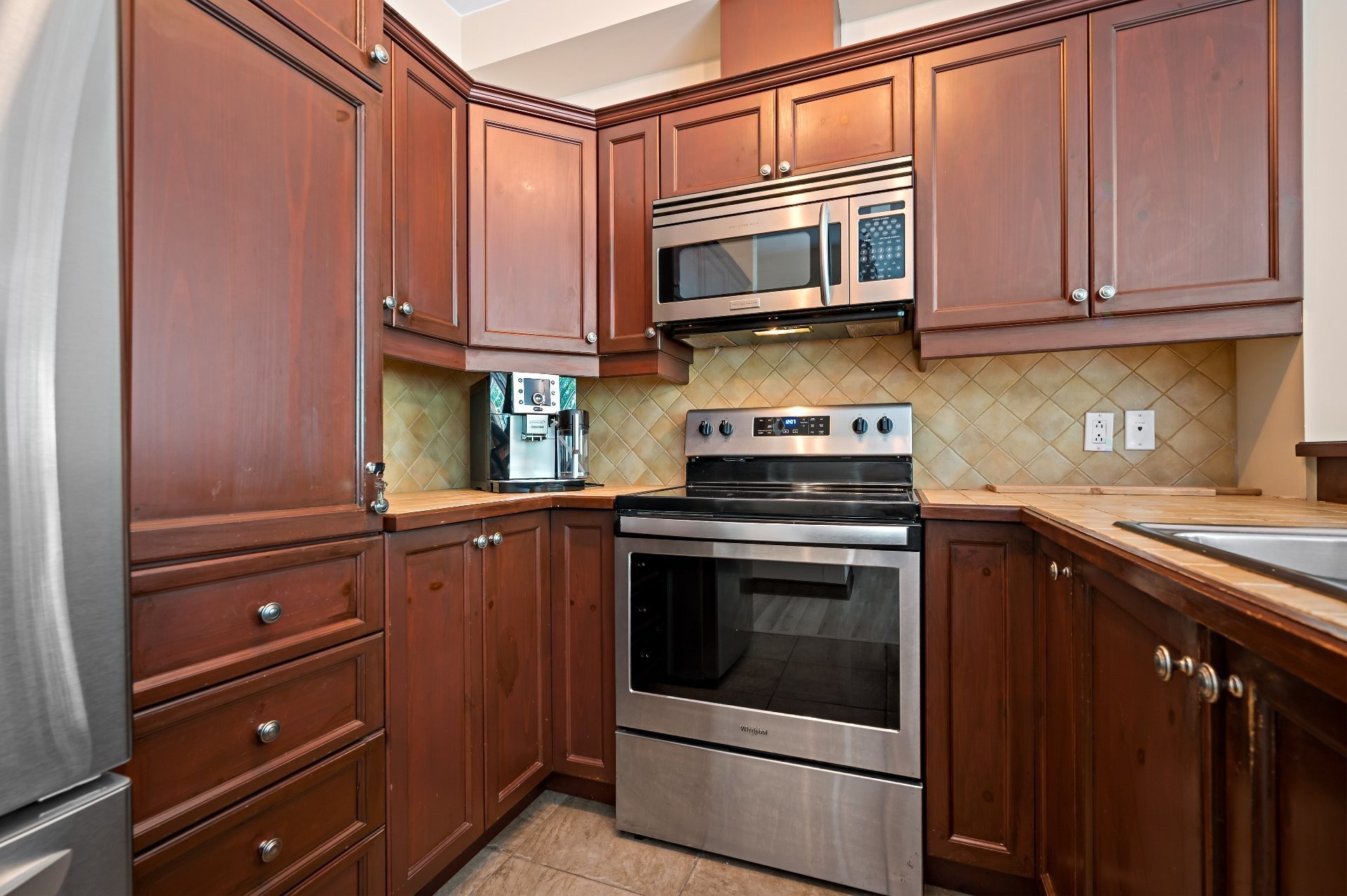 









300


Rue du Mont-Plaisant

, 10,
Mont-Tremblant,




QC
J8E1L2

