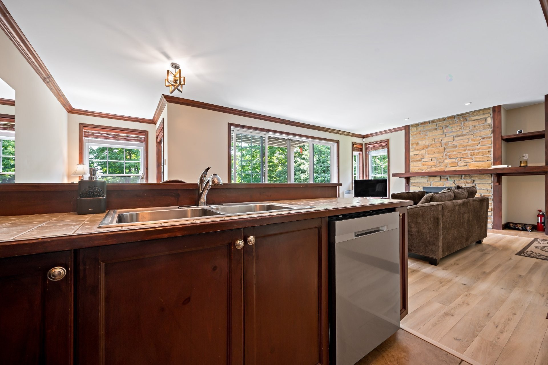 









300


Rue du Mont-Plaisant

, 10,
Mont-Tremblant,




QC
J8E1L2

