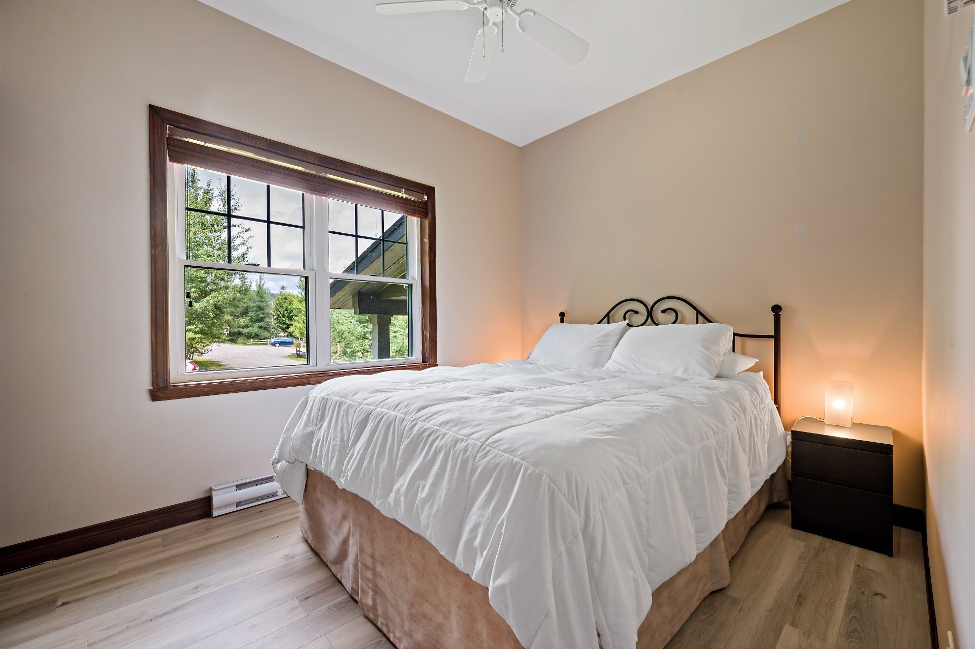 









300


Rue du Mont-Plaisant

, 10,
Mont-Tremblant,




QC
J8E1L2

