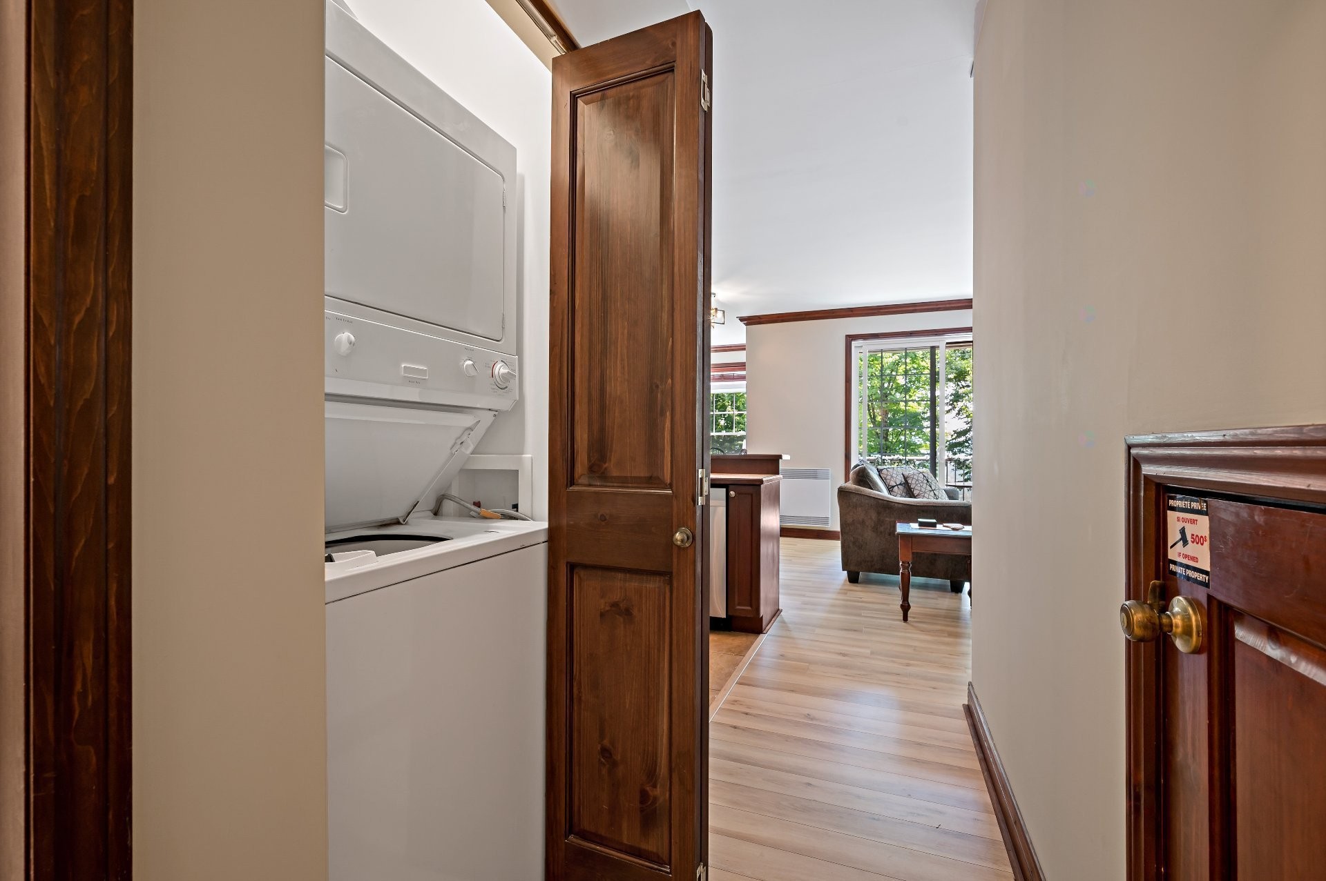 









300


Rue du Mont-Plaisant

, 10,
Mont-Tremblant,




QC
J8E1L2

