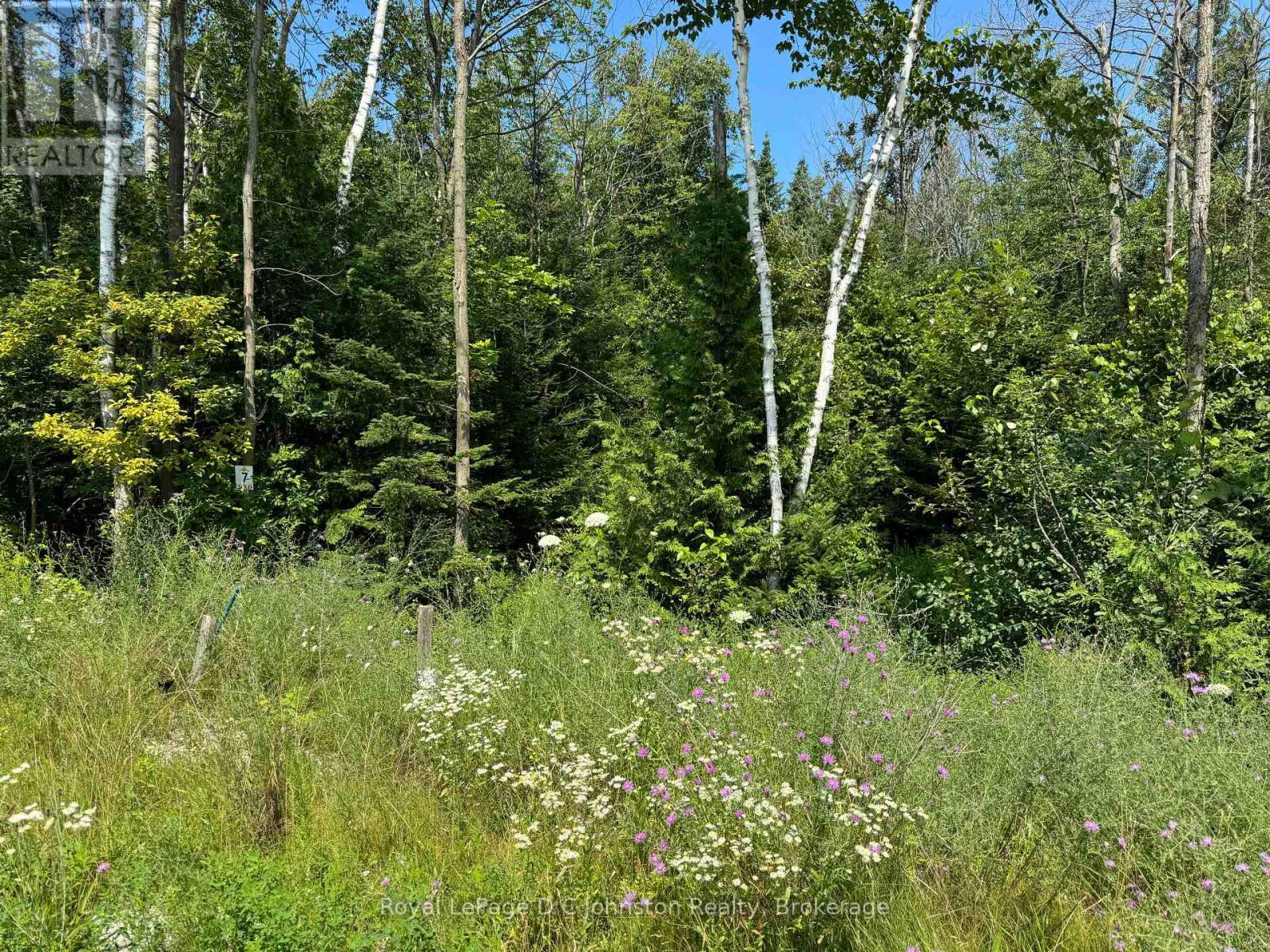 












13 LAKESIDE WOODS CRESCENT

,
Saugeen Shores,







Ontario
N0H2C6

