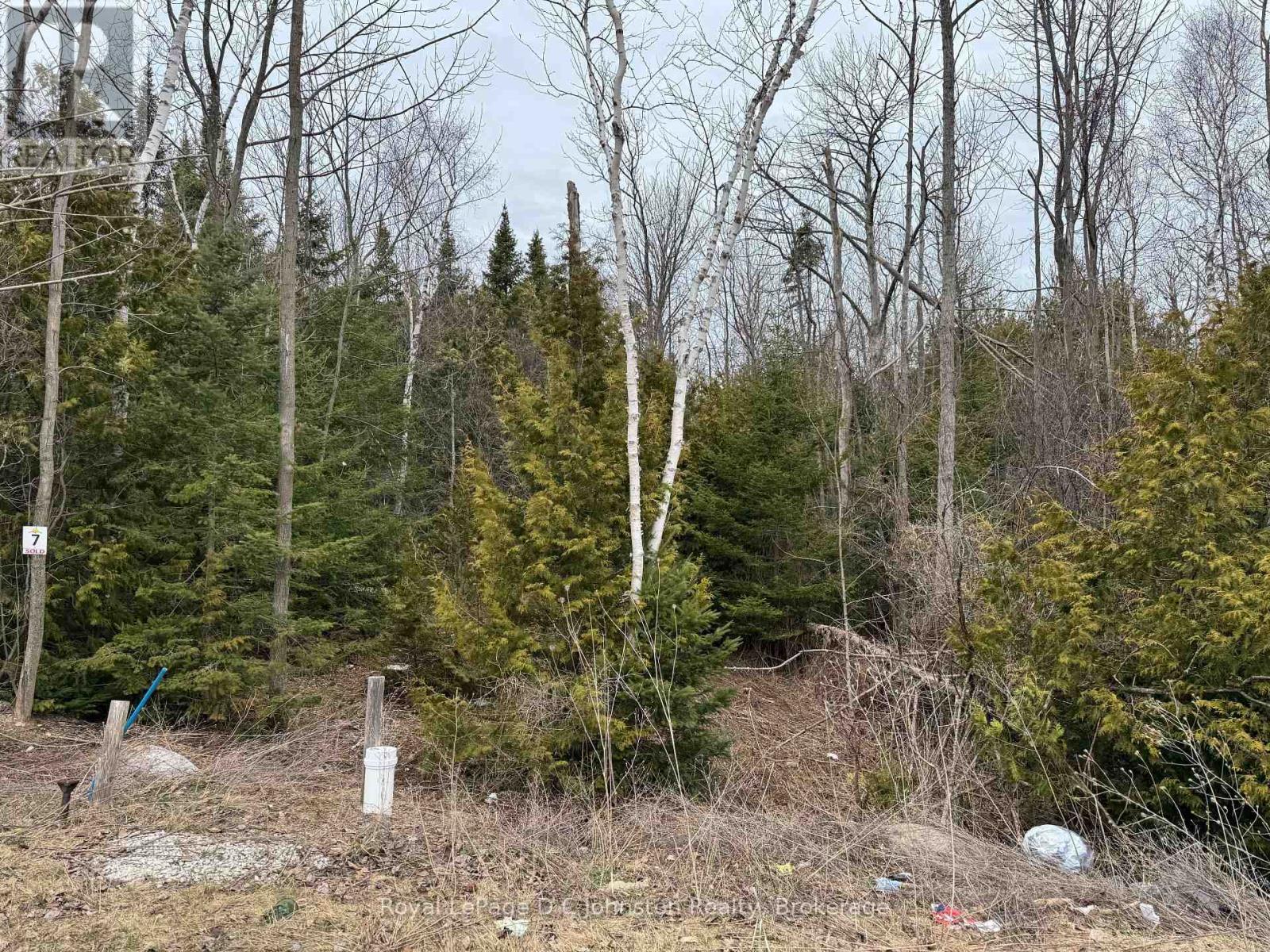 












13 LAKESIDE WOODS CRESCENT

,
Saugeen Shores,







Ontario
N0H2C6

