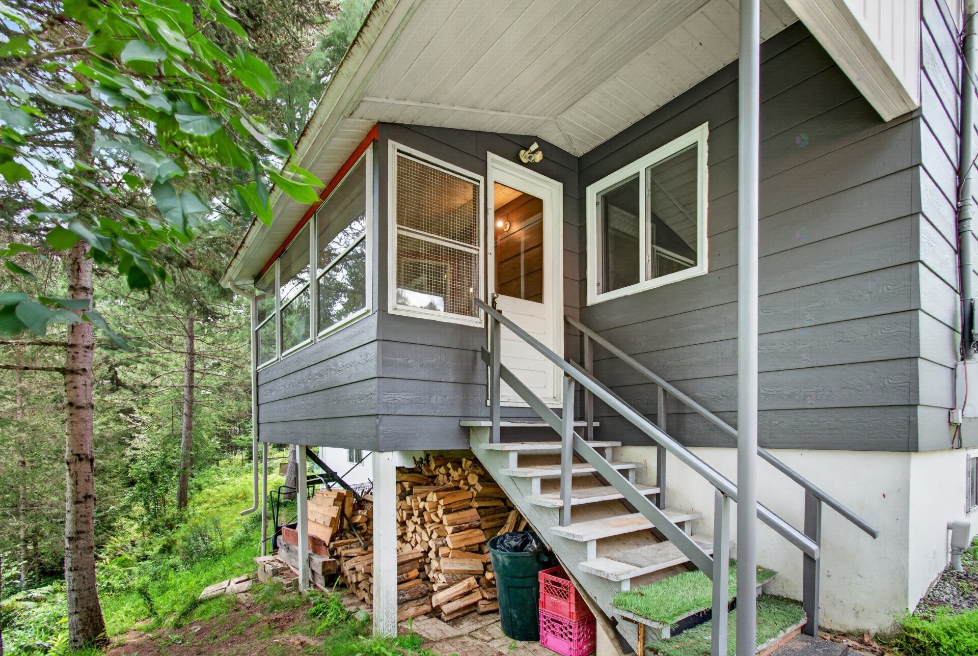 









819


Ch. du Lac-Macaza

,
La Macaza,




QC
J0T1R0

