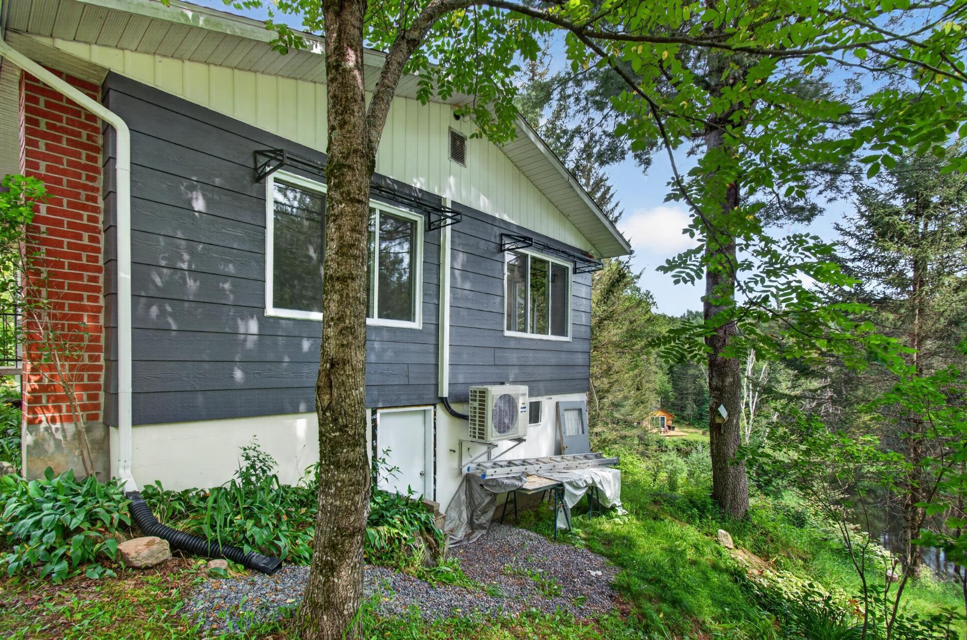 









819


Ch. du Lac-Macaza

,
La Macaza,




QC
J0T1R0

