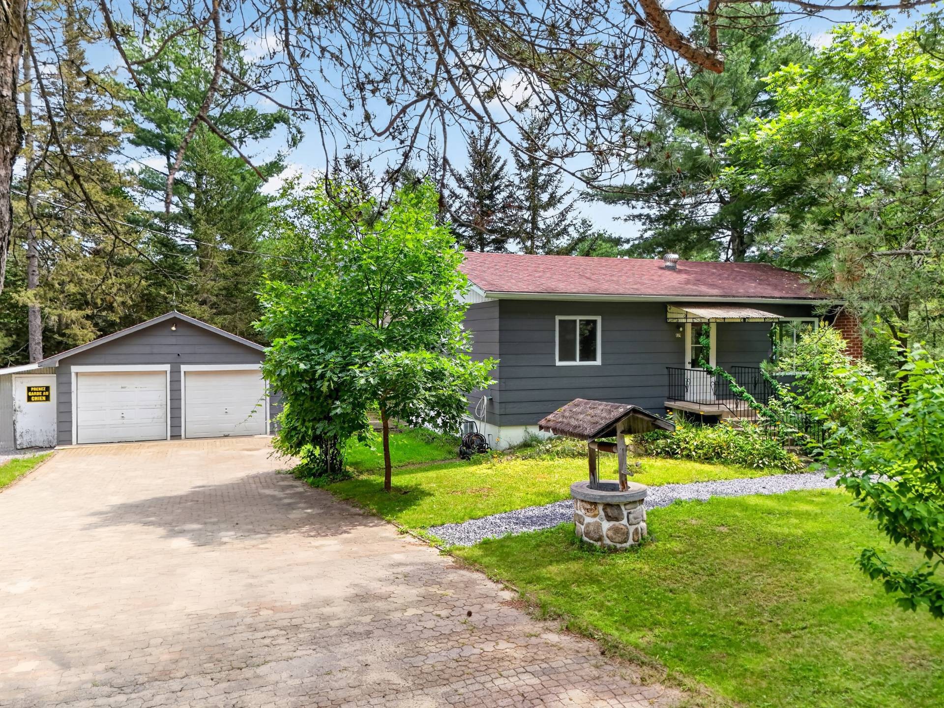 









819


Ch. du Lac-Macaza

,
La Macaza,




QC
J0T1R0

