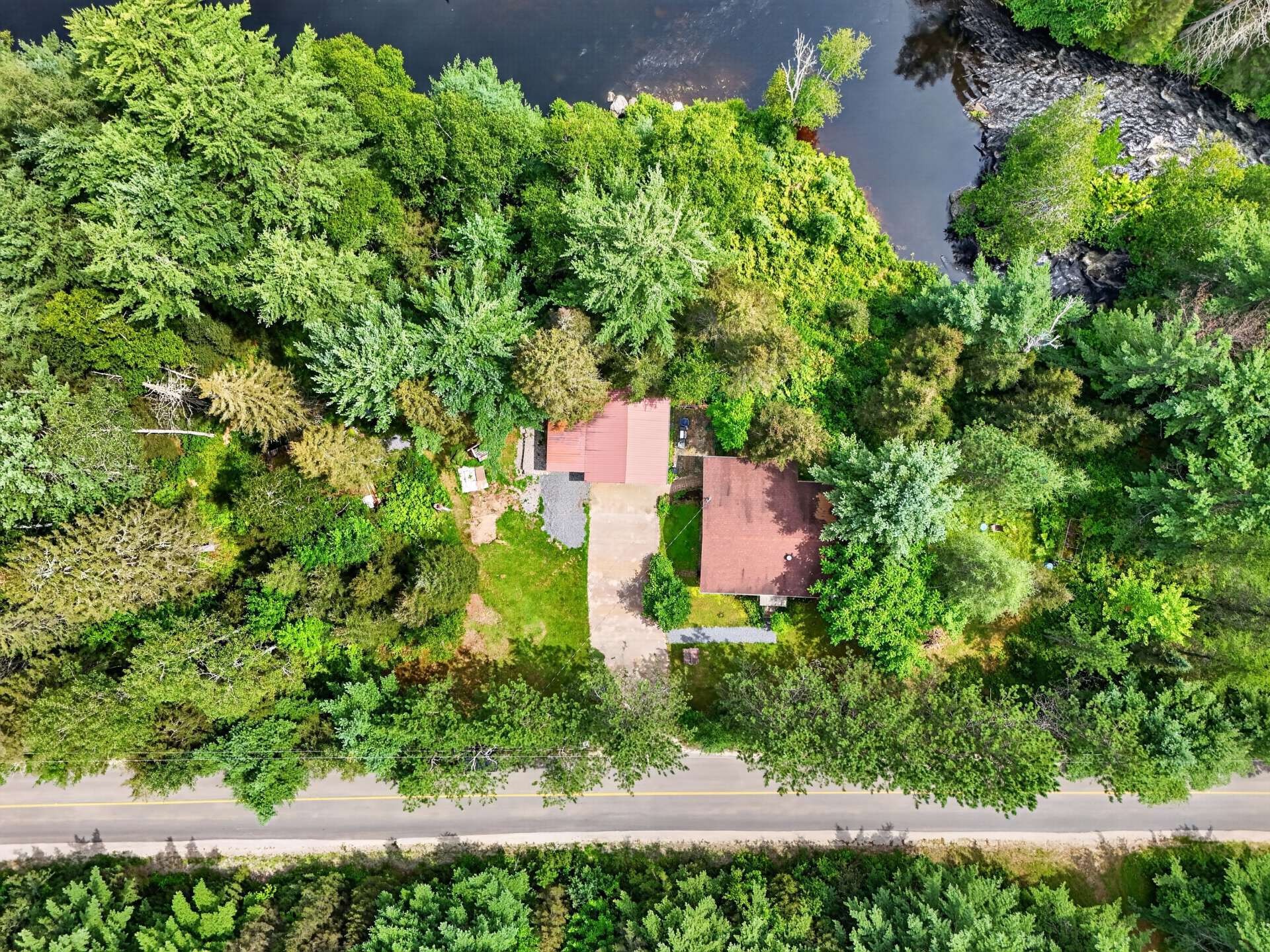 









819


Ch. du Lac-Macaza

,
La Macaza,




QC
J0T1R0

