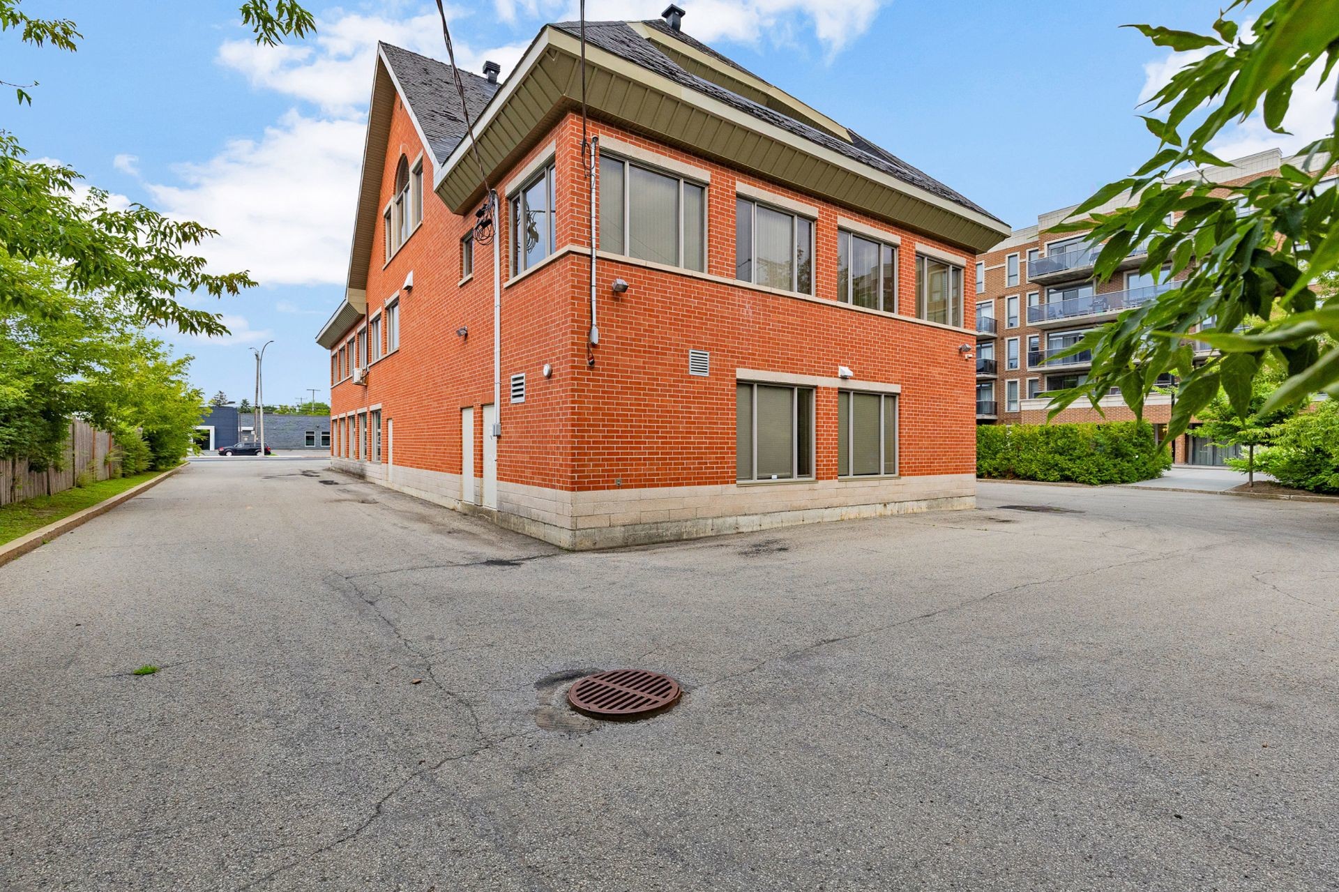 









4080


Boul. des Sources

,
Dollard-des-Ormeaux,




QC
H9B2C8

