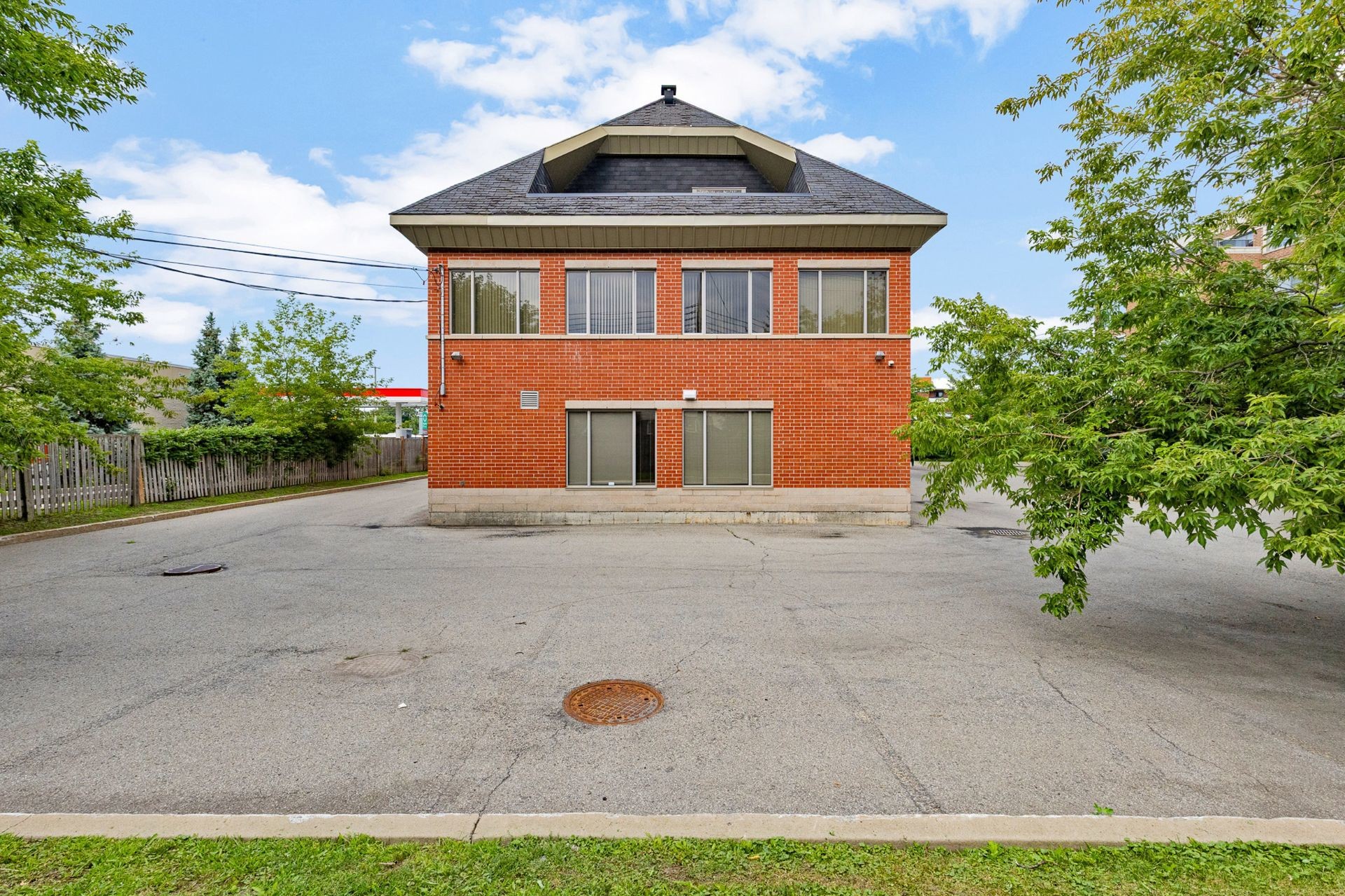 









4080


Boul. des Sources

,
Dollard-des-Ormeaux,




QC
H9B2C8

