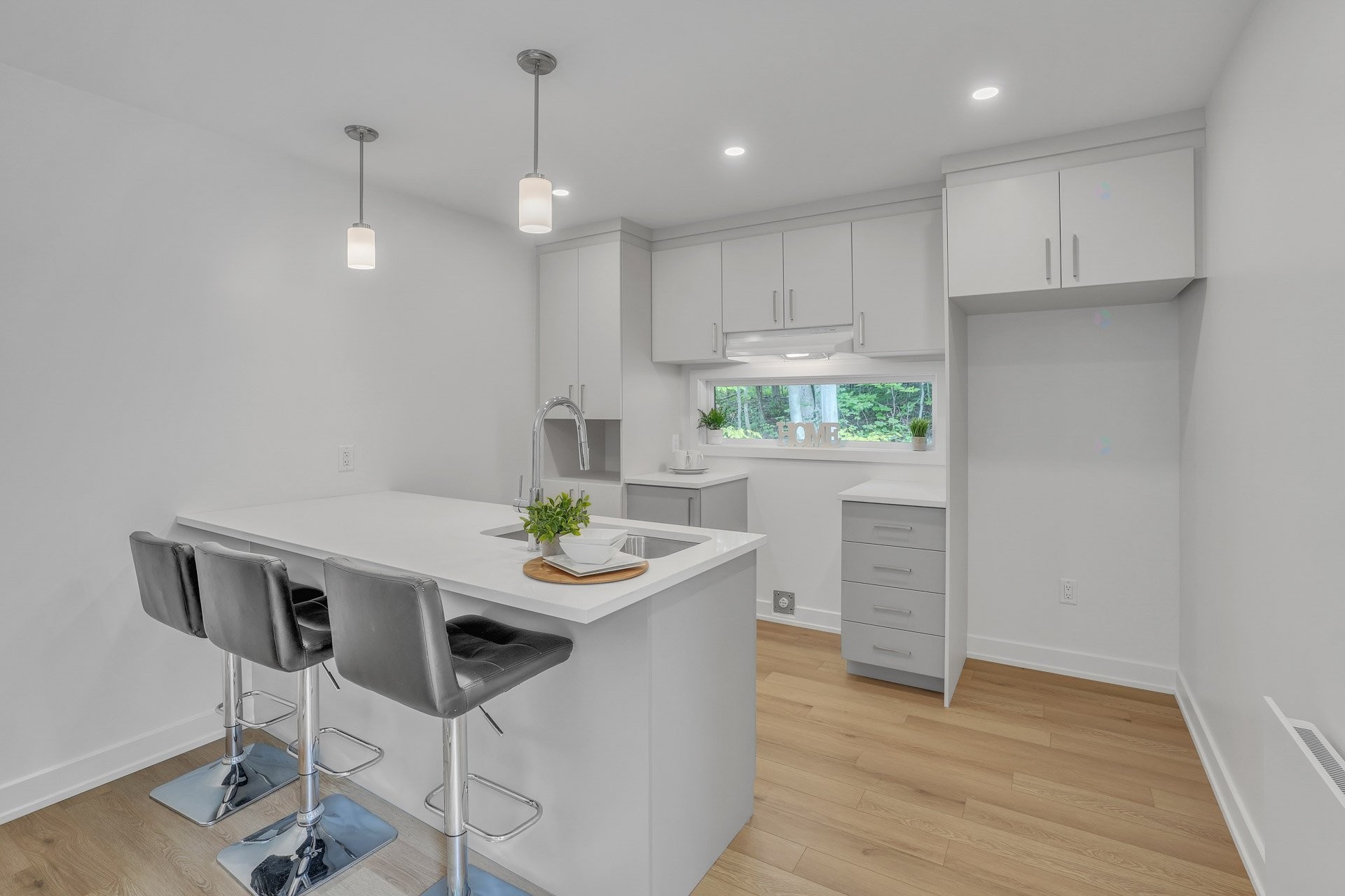 









14A


Ch. Crouch

,
Val-des-Monts,




QC
J8M1M9

