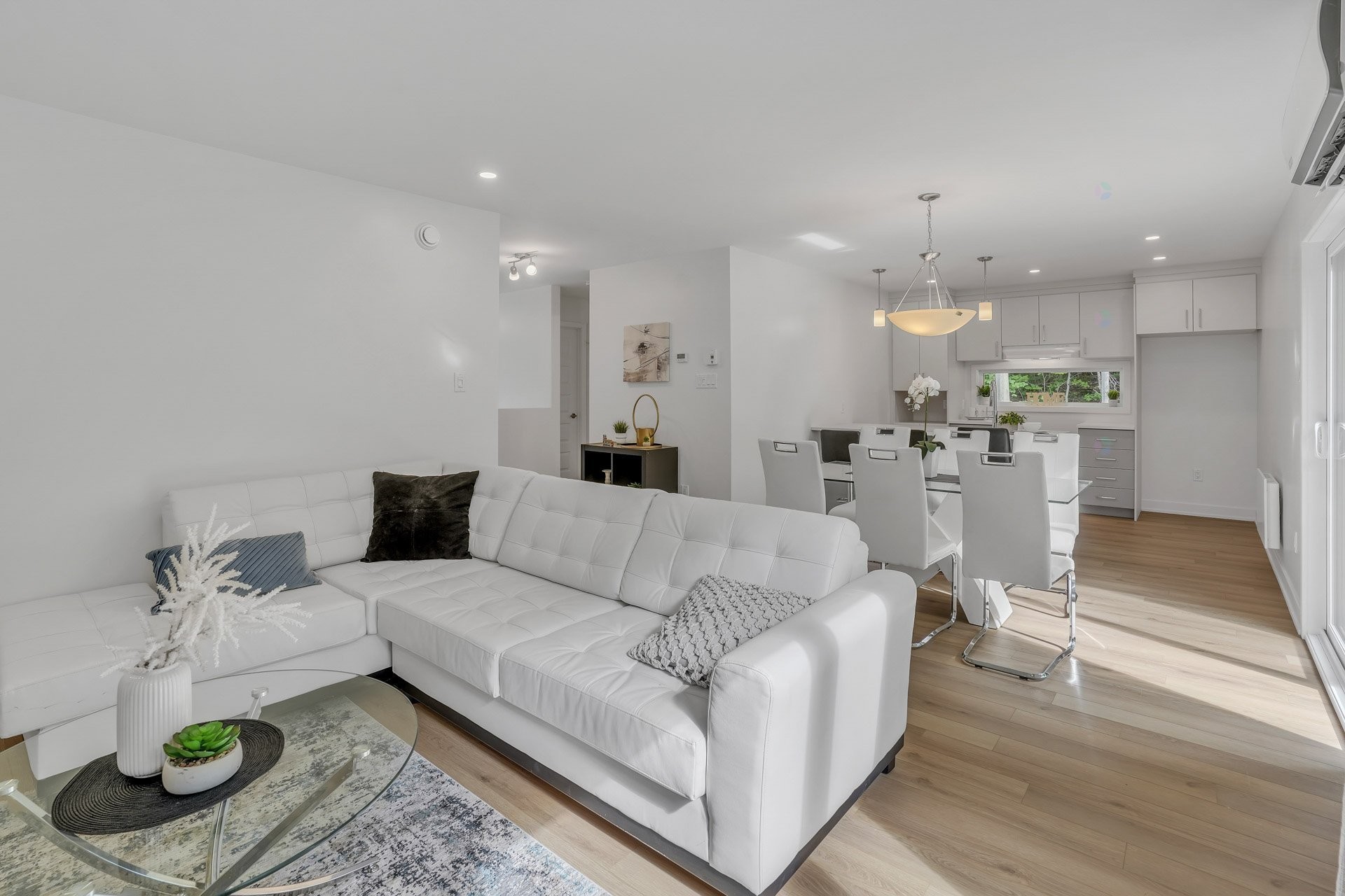 









14A


Ch. Crouch

,
Val-des-Monts,




QC
J8M1M9

