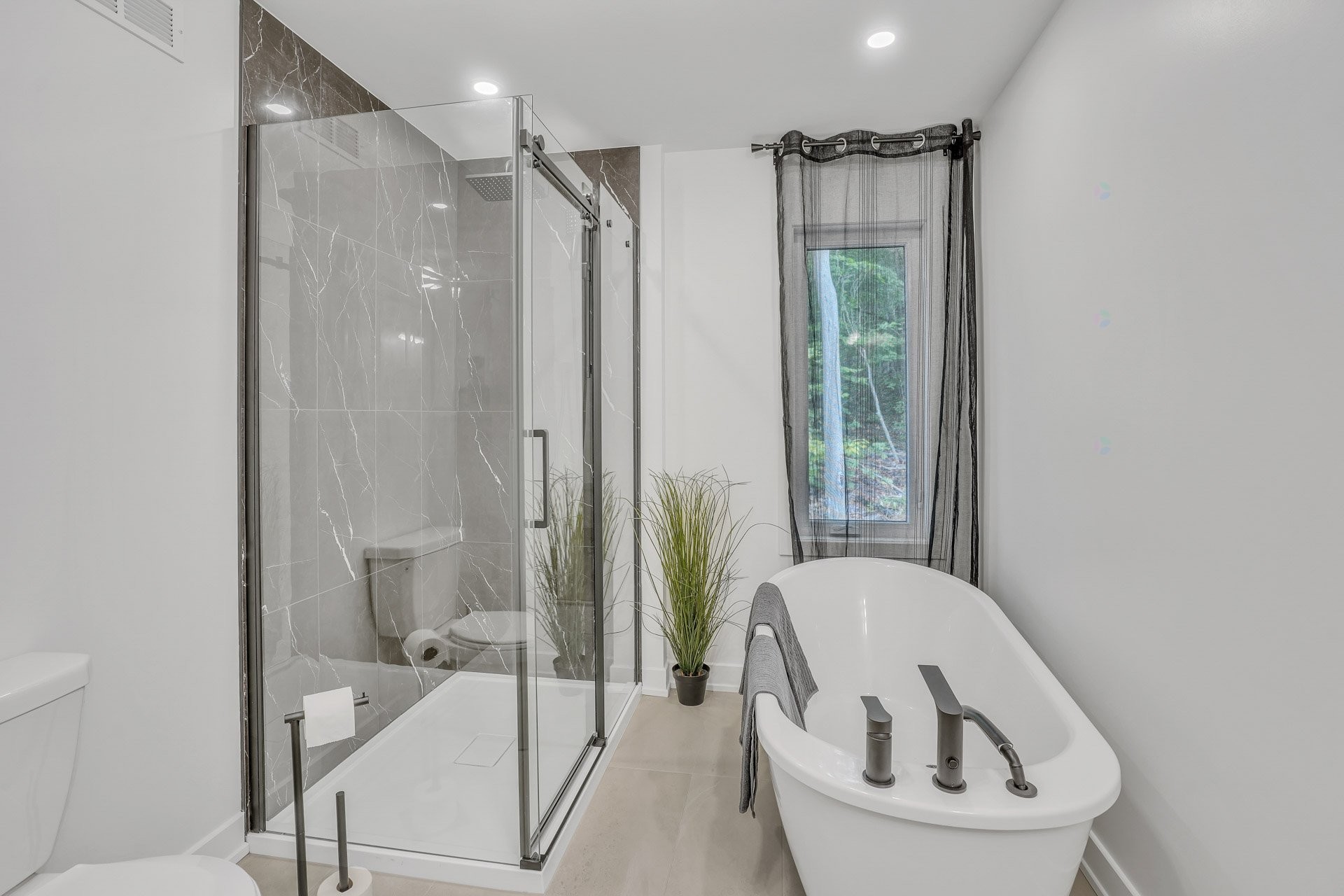 









14A


Ch. Crouch

,
Val-des-Monts,




QC
J8M1M9

